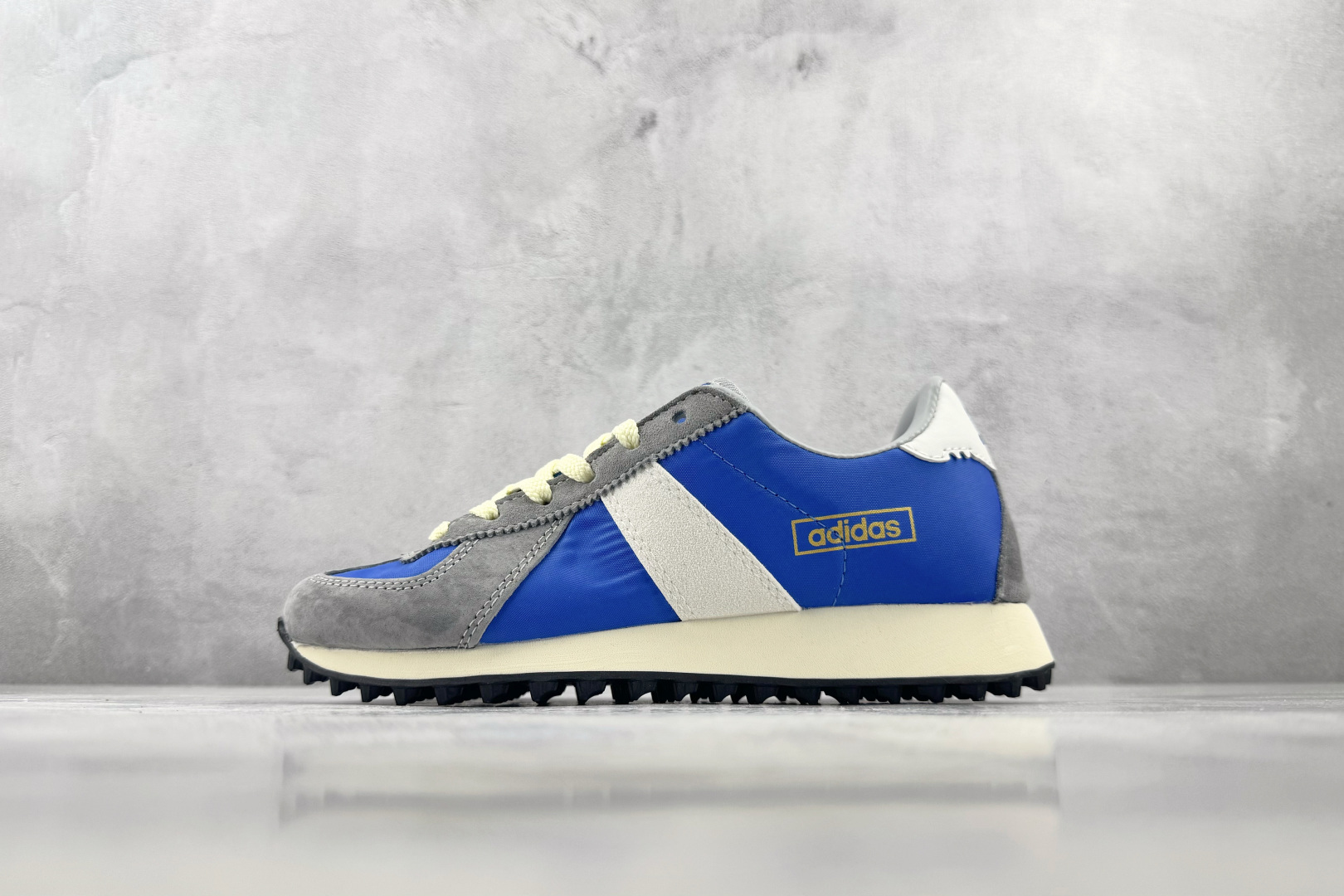 R 版出口订单 adidas originals BW RUN 蓝色 货号：KH6075 尺码：35.5 36 36.5