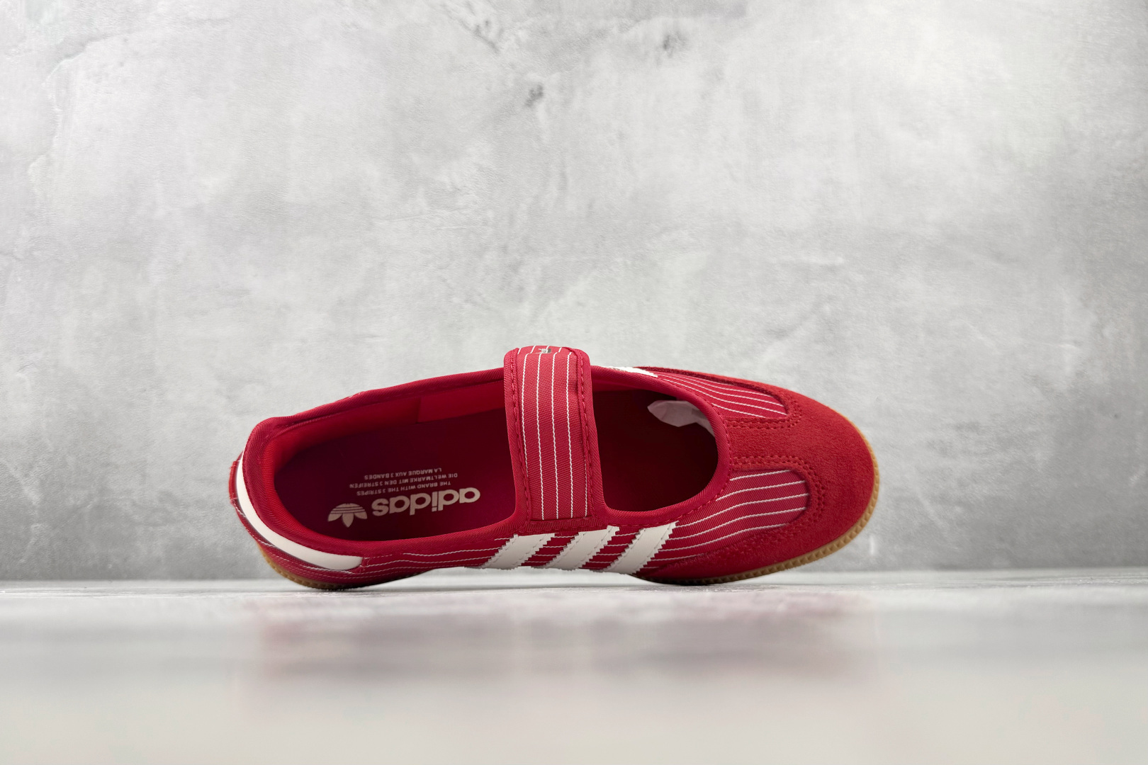 R版 出口订单 adidas originals Samba Jane 胜利红 货号:KH7833 尺码:35.5 R版 出口订单 adidas originals Samba Jane 胜利红 货号:KH7833 尺码:35.5