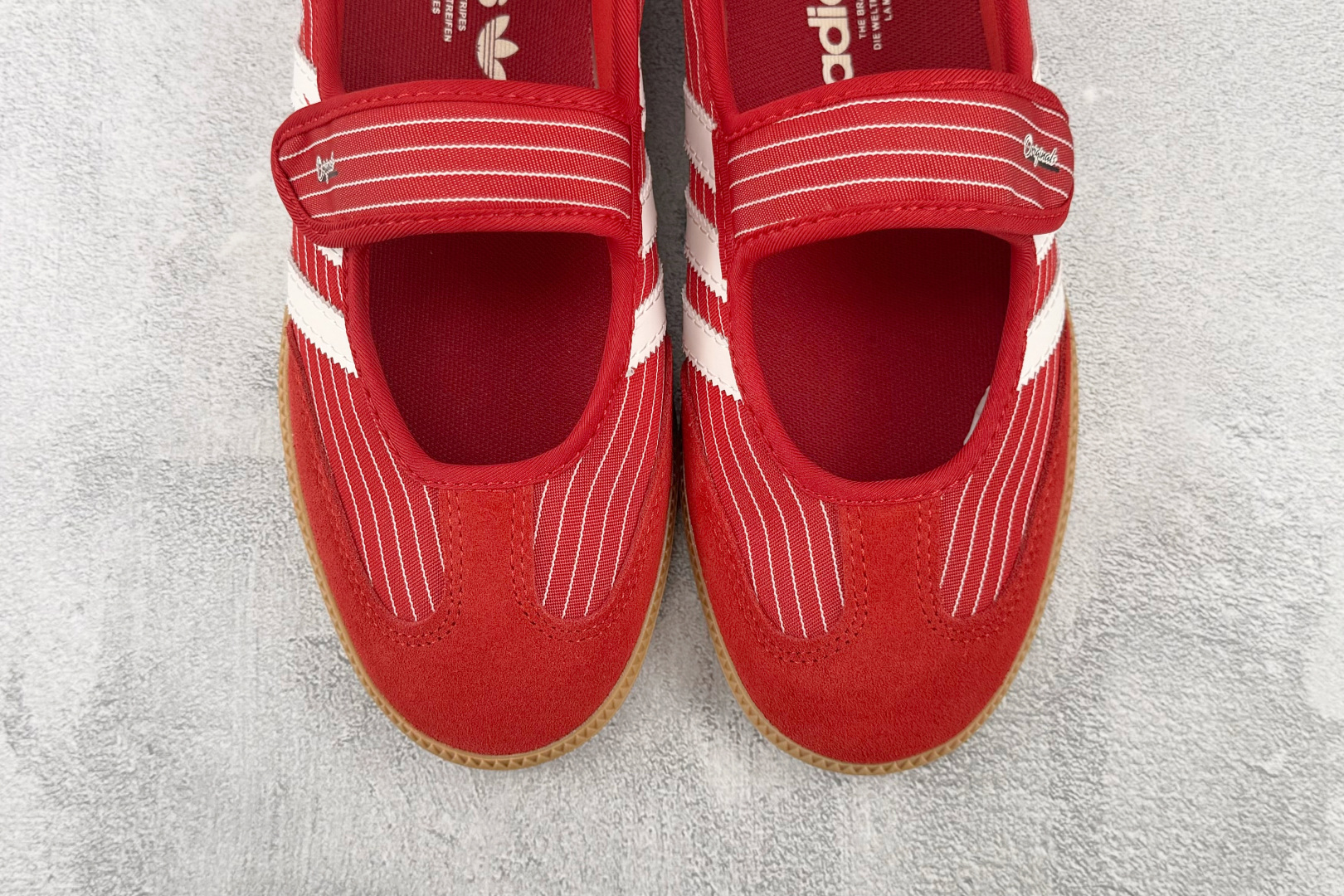 R版 出口订单 adidas originals Samba Jane 胜利红 货号:KH7833 尺码:35.5 R版 出口订单 adidas originals Samba Jane 胜利红 货号:KH7833 尺码:35.5