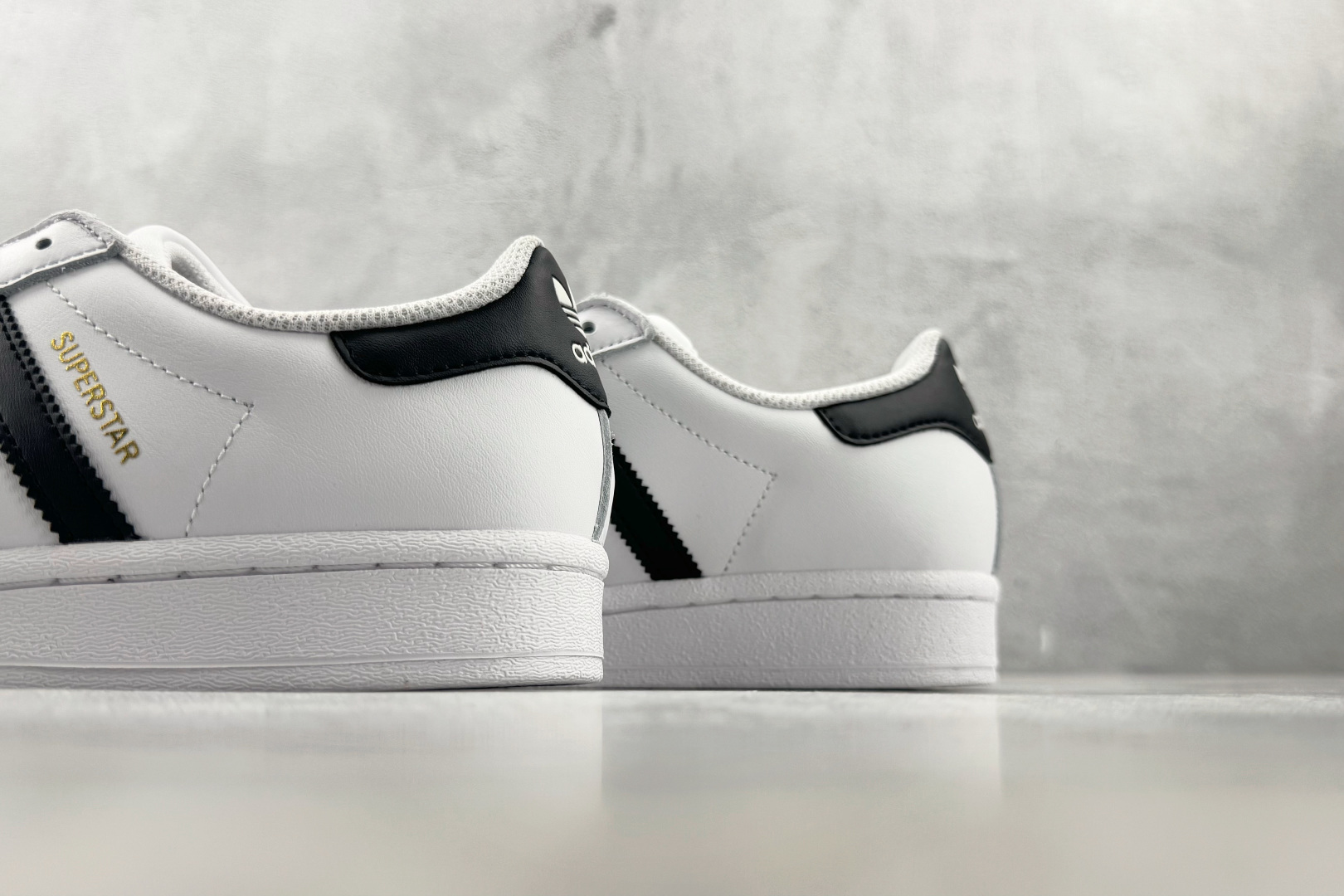 GOD神版 完美还原 正确版本 adidas originals SUPERSTAR 白黑 货号:EG4958 尺码:3 GOD神版 完美还原 正确版本 adidas originals SUPERSTAR 白黑 货号:EG4958 尺码:3