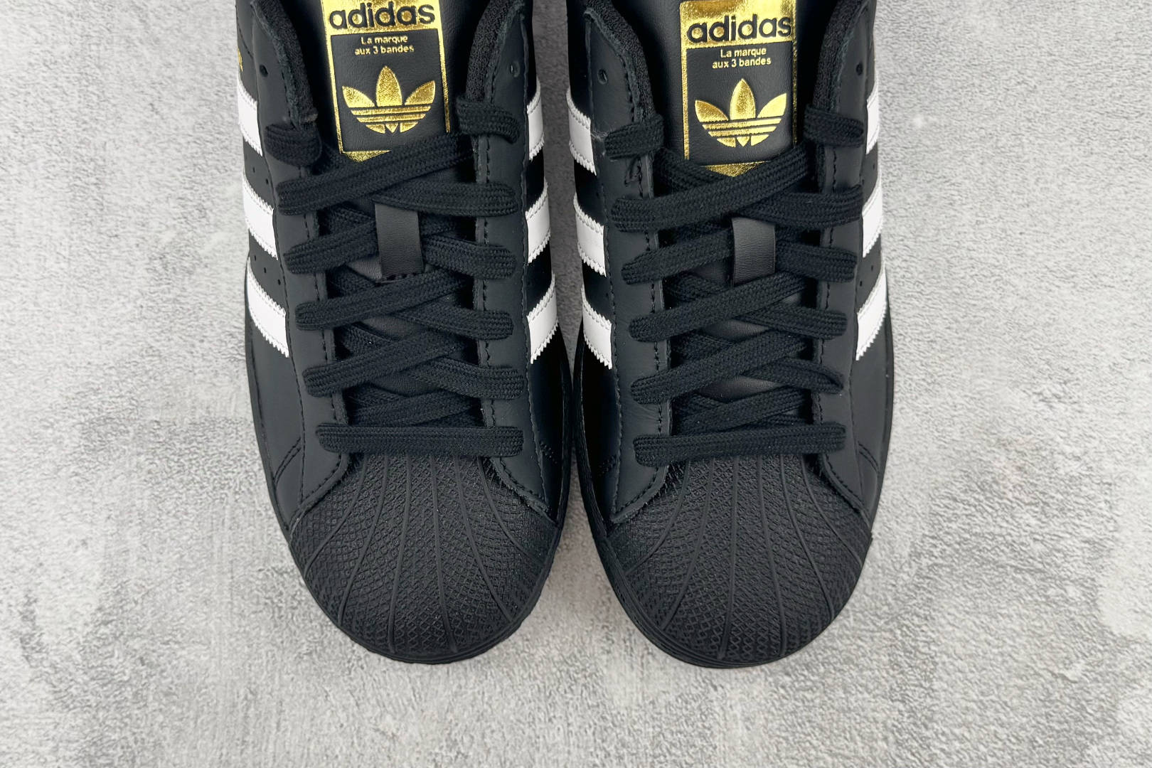 GOD神版 完美还原 正确版本 adidas originals SUPERSTAR 黑白 货号：EG4959 尺码：3