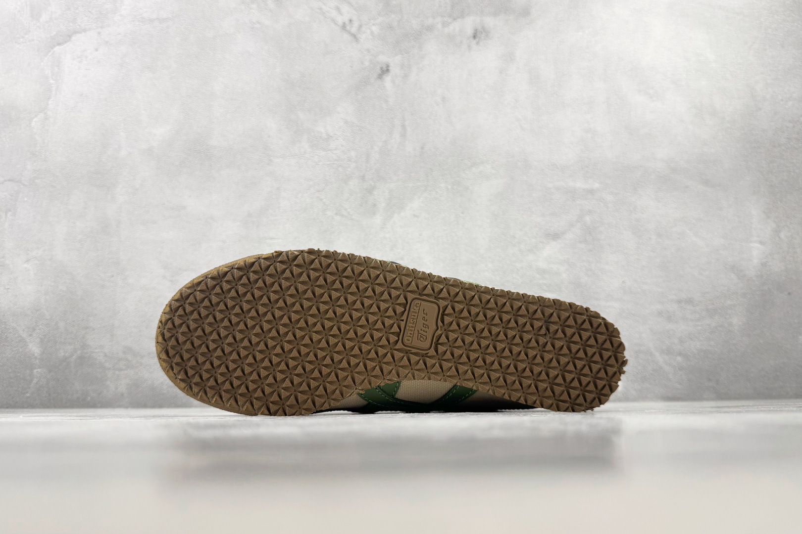 OT 头层  Onitsuka Tiger鬼塚虎 MEXICO 66 绿色 货号：DL408 1785 尺码：35 36