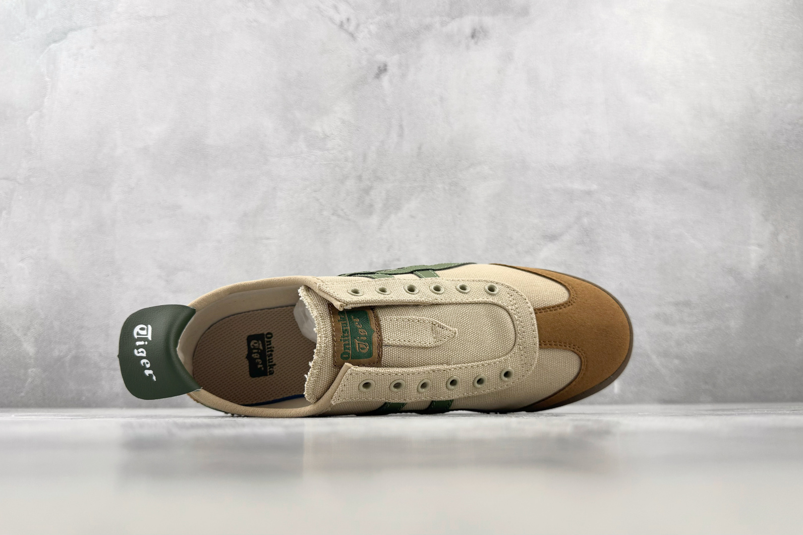 OT 头层  Onitsuka Tiger鬼塚虎 MEXICO 66 绿色 货号：DL408 1785 尺码：35 36