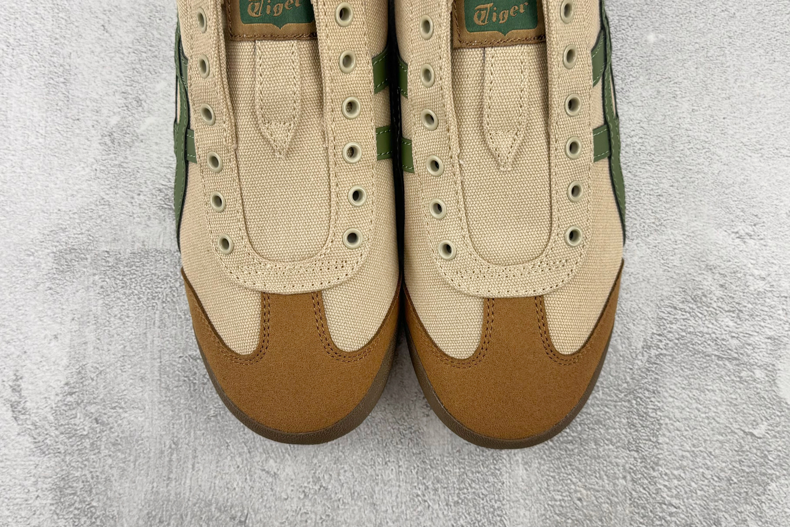 OT 头层  Onitsuka Tiger鬼塚虎 MEXICO 66 绿色 货号：DL408 1785 尺码：35 36