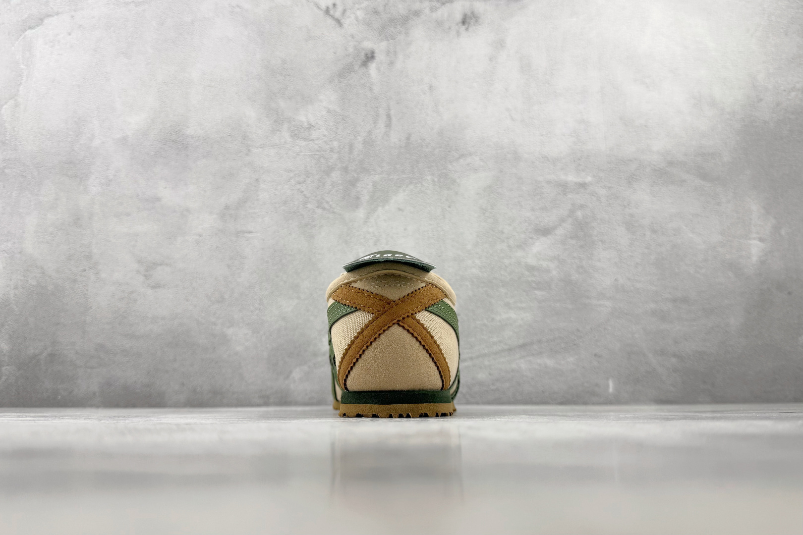 OT 头层  Onitsuka Tiger鬼塚虎 MEXICO 66 绿色 货号：DL408 1785 尺码：35 36