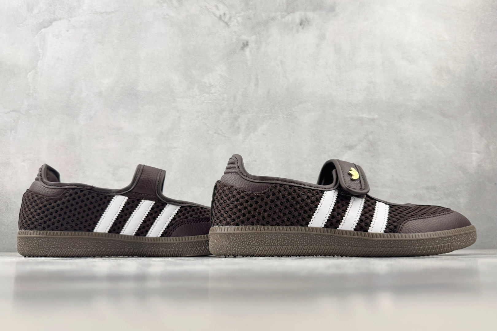 HX adidas originals Samba Jane 网面棕 货号:LA6829 尺码:35.5 36 36.5 HX adidas originals Samba Jane 网面棕 货号:LA6829 尺码:35.5 36 36.5