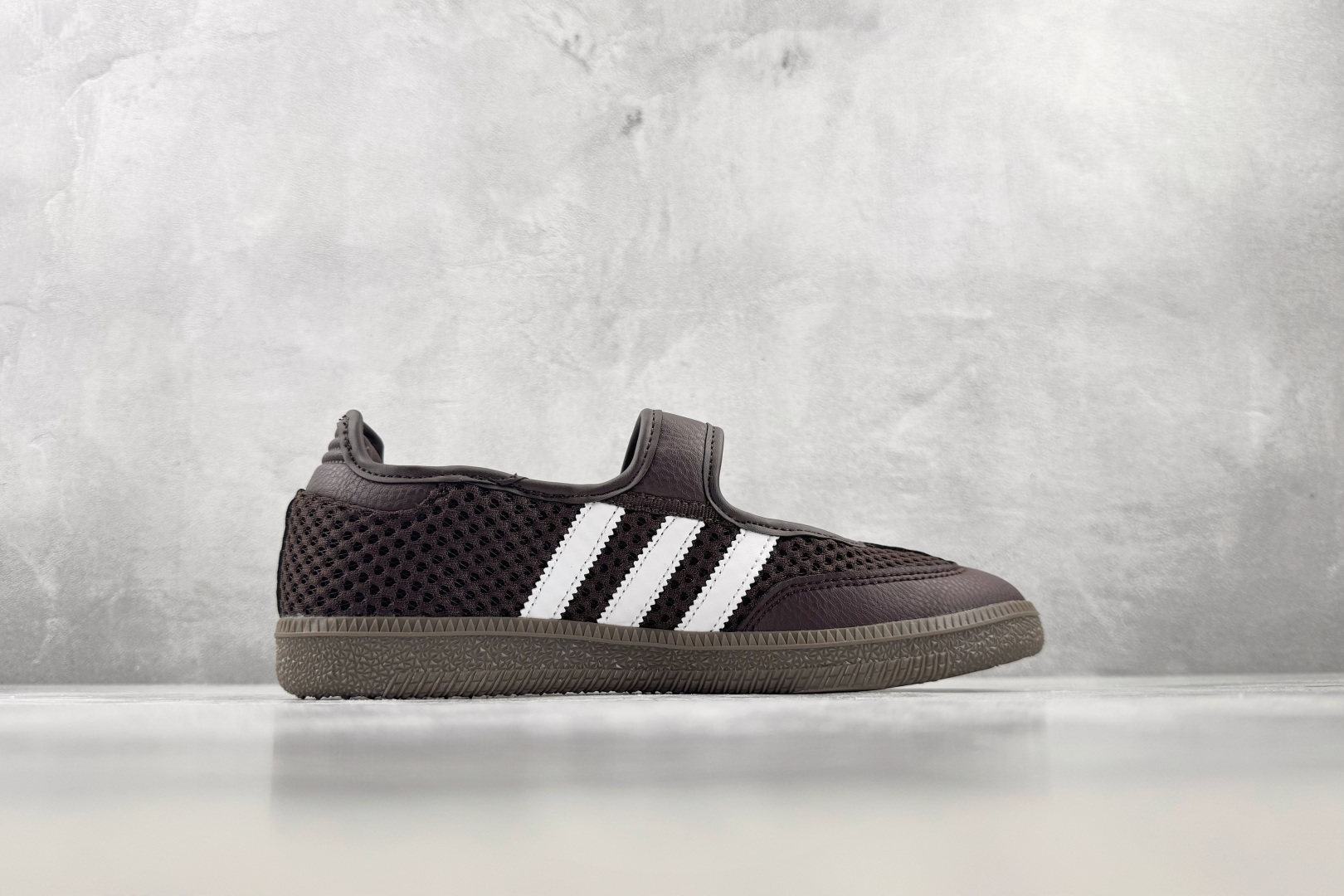 HX adidas originals Samba Jane 网面棕 货号:LA6829 尺码:35.5 36 36.5 HX adidas originals Samba Jane 网面棕 货号:LA6829 尺码:35.5 36 36.5