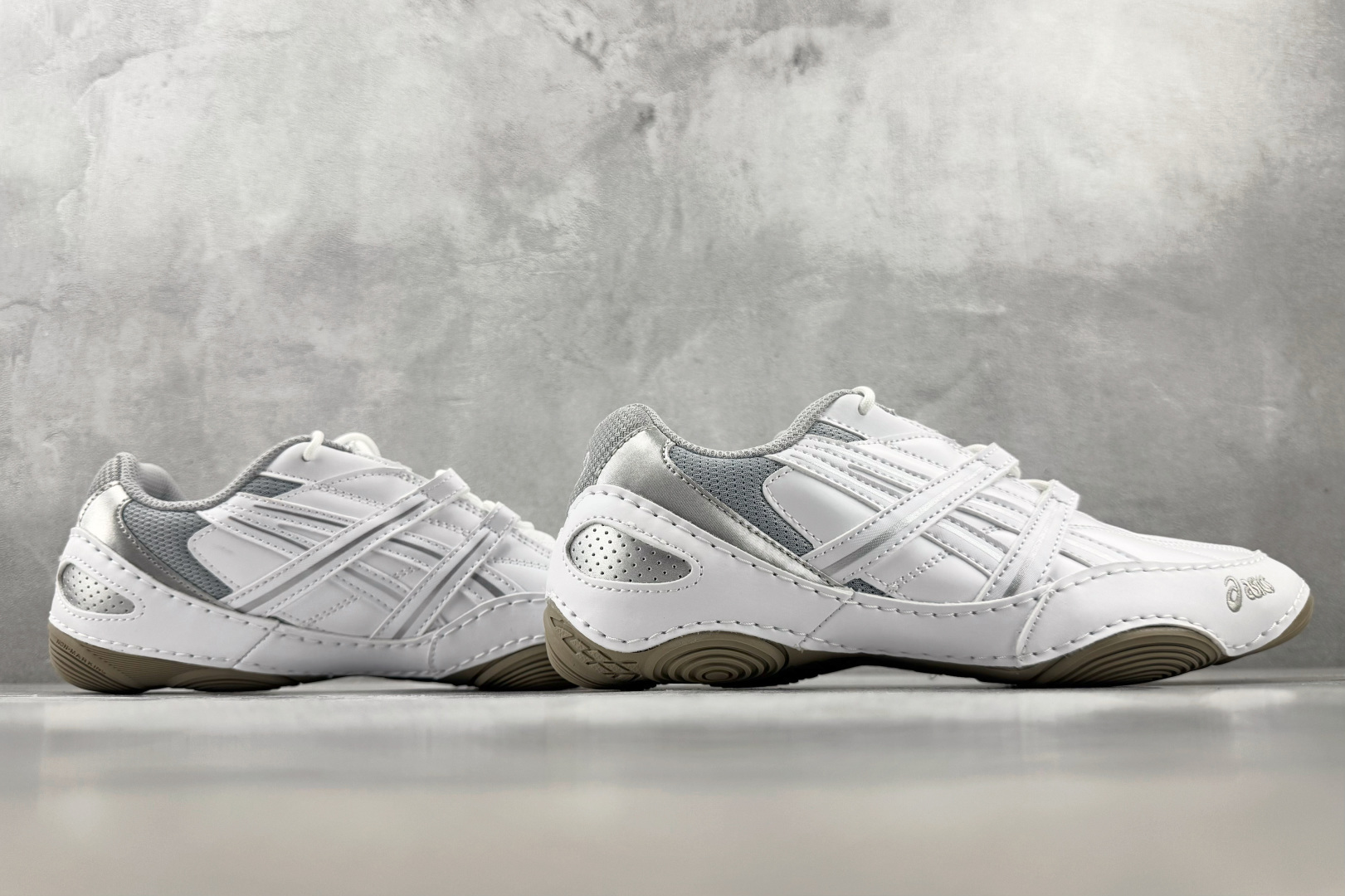 Top ASICS Hypersync 灰白 货号：1203A879-101 尺码：36 36.5 37.5 38 38