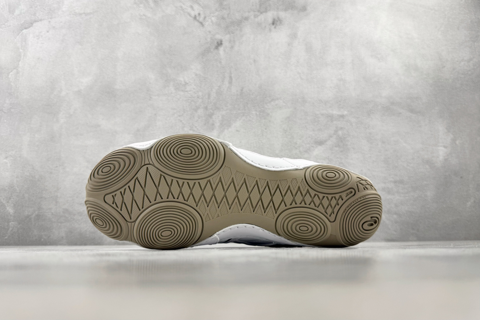 Top ASICS Hypersync 灰白 货号：1203A879-101 尺码：36 36.5 37.5 38 38