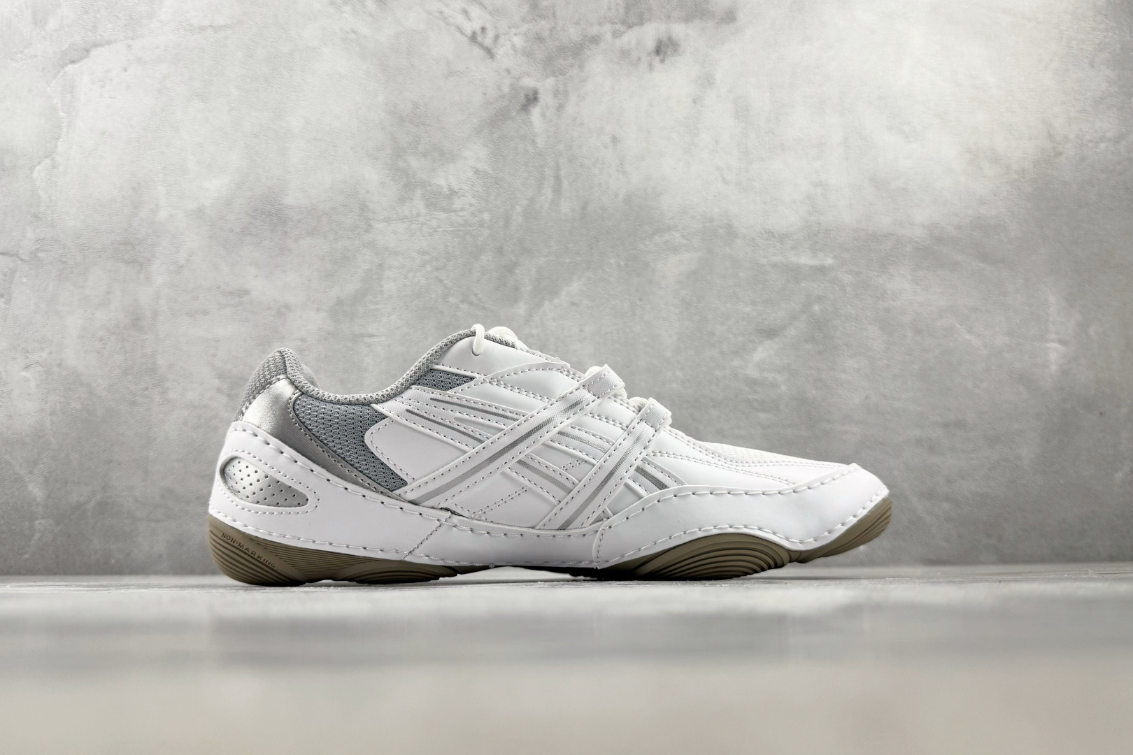 Top ASICS Hypersync 灰白 货号：1203A879-101 尺码：36 36.5 37.5 38 38