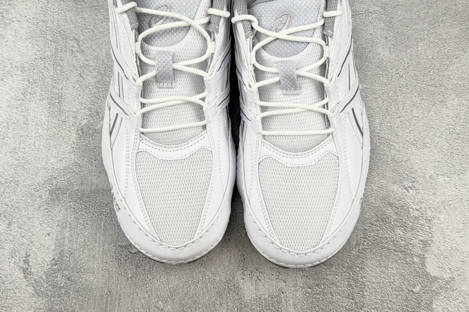 Top ASICS Hypersync 灰白 货号：1203A879-101 尺码：36 36.5 37.5 38 38