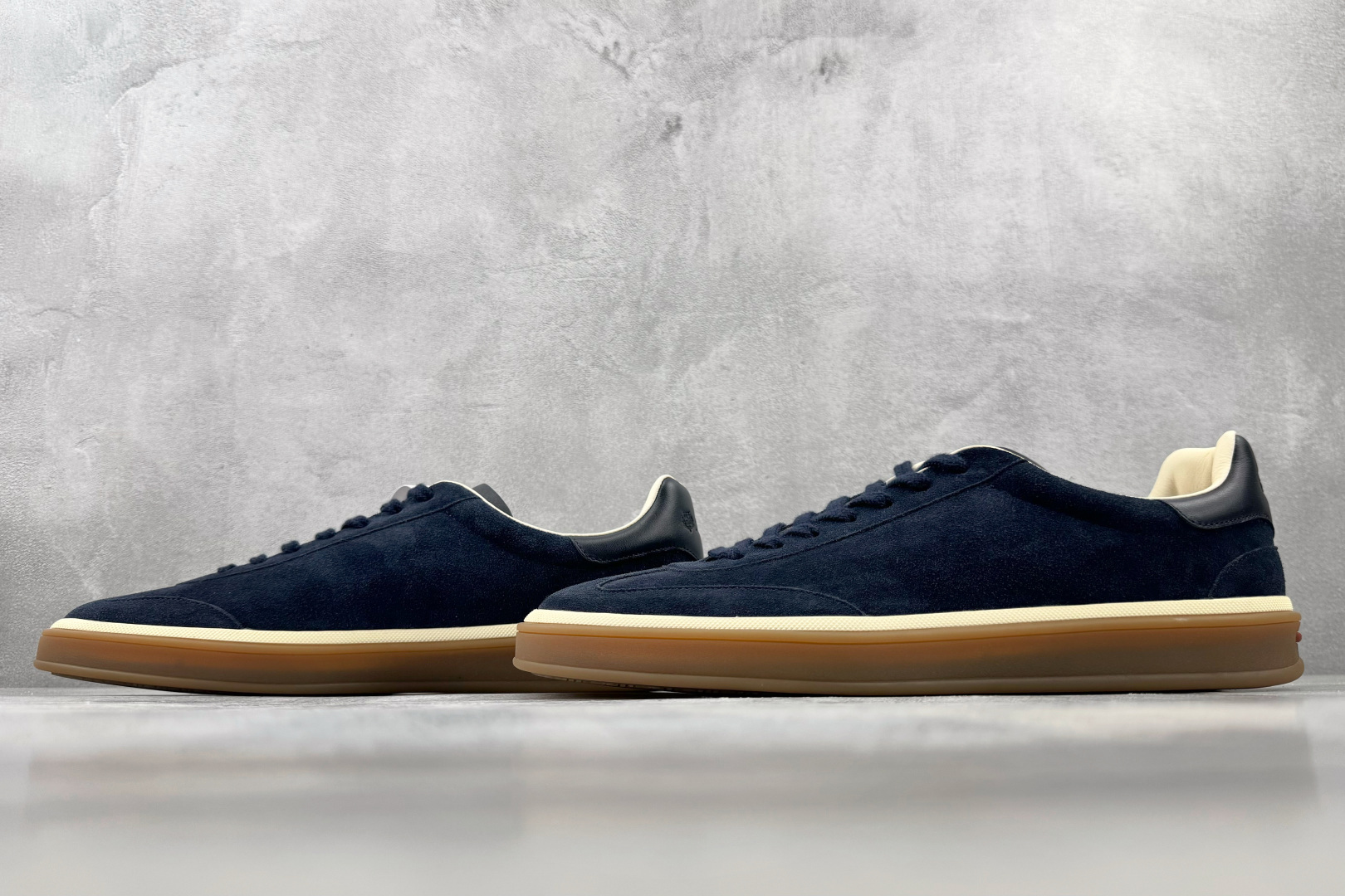 A+ Loro Piana 黑色 货号：FAO1547W000 尺码：39 40 41 42 43 44 45 