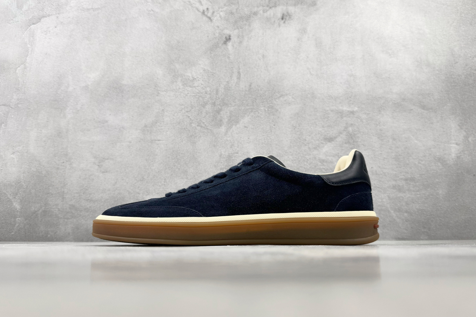 A+ Loro Piana 黑色 货号：FAO1547W000 尺码：39 40 41 42 43 44 45 