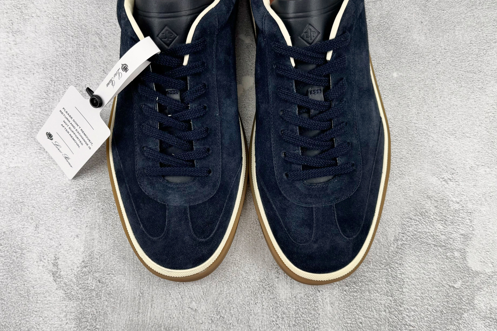 A+ Loro Piana 黑色 货号：FAO1547W000 尺码：39 40 41 42 43 44 45 