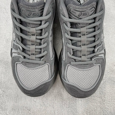 M 版 THOM BROWNE汤姆·布朗 × ASICS Gel-Kayano 14 联名款 中灰色 货号:UFC001 M 版 THOM BROWNE汤姆·布朗 × ASICS Gel-Kayano 14 联名款 中灰色 货号:UFC001