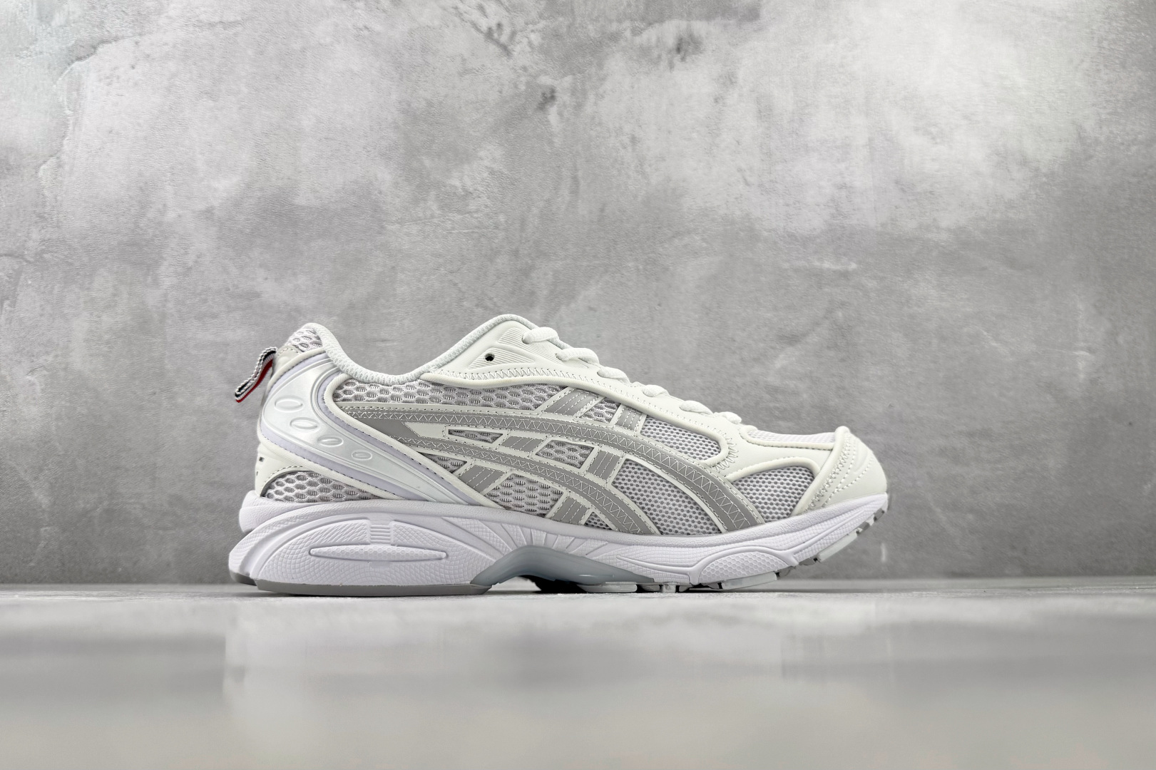 M 版 THOM BROWNE汤姆·布朗 × ASICS Gel-Kayano 14 联名款 白色 货号:UFC001B M 版 THOM BROWNE汤姆·布朗 × ASICS Gel-Kayano 14 联名款 白色 货号:UFC001B