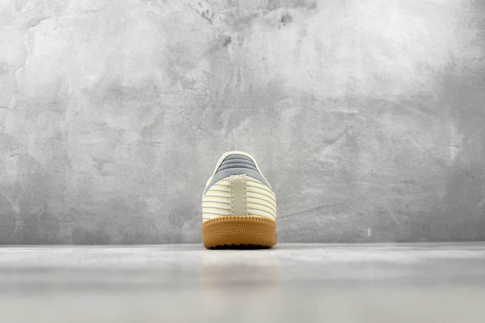 R版 出口订单 adidas originals Samba Jane 乳白蓝 货号：KH7834 尺码：35.5 36