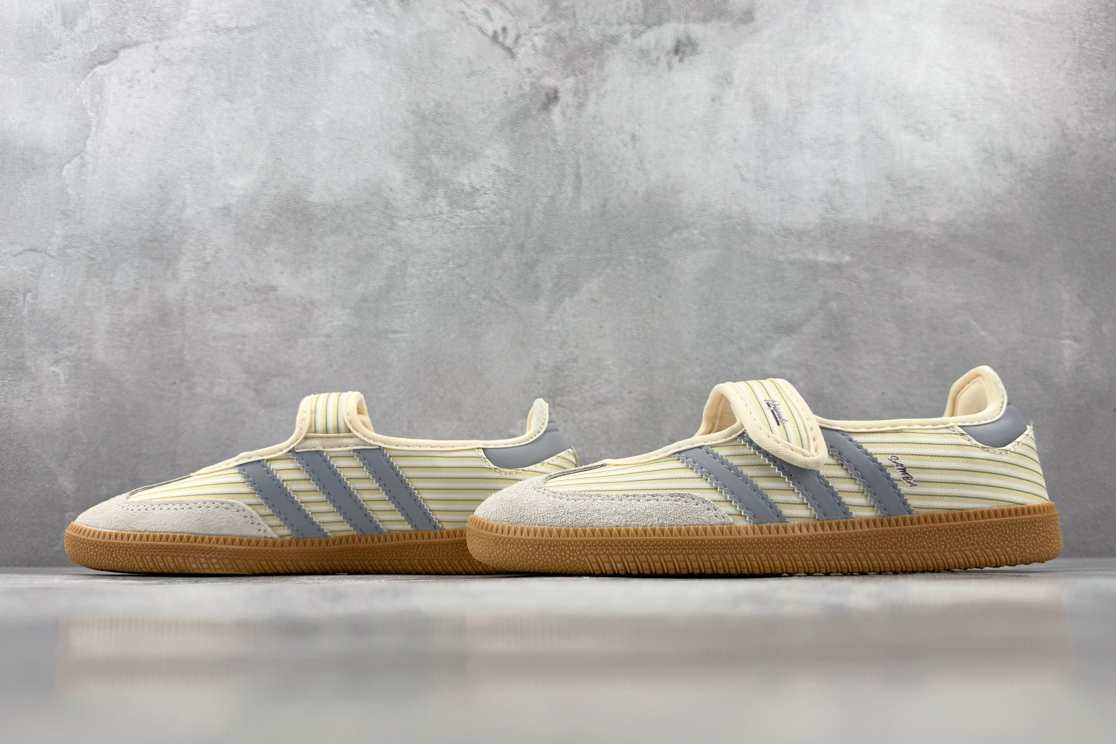 R版 出口订单 adidas originals Samba Jane 乳白蓝 货号：KH7834 尺码：35.5 36