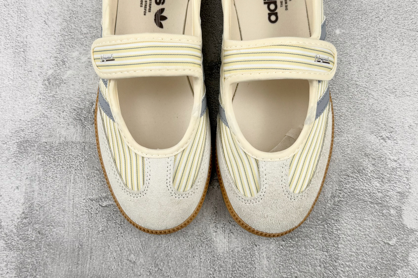 R版 出口订单 adidas originals Samba Jane 乳白蓝 货号：KH7834 尺码：35.5 36