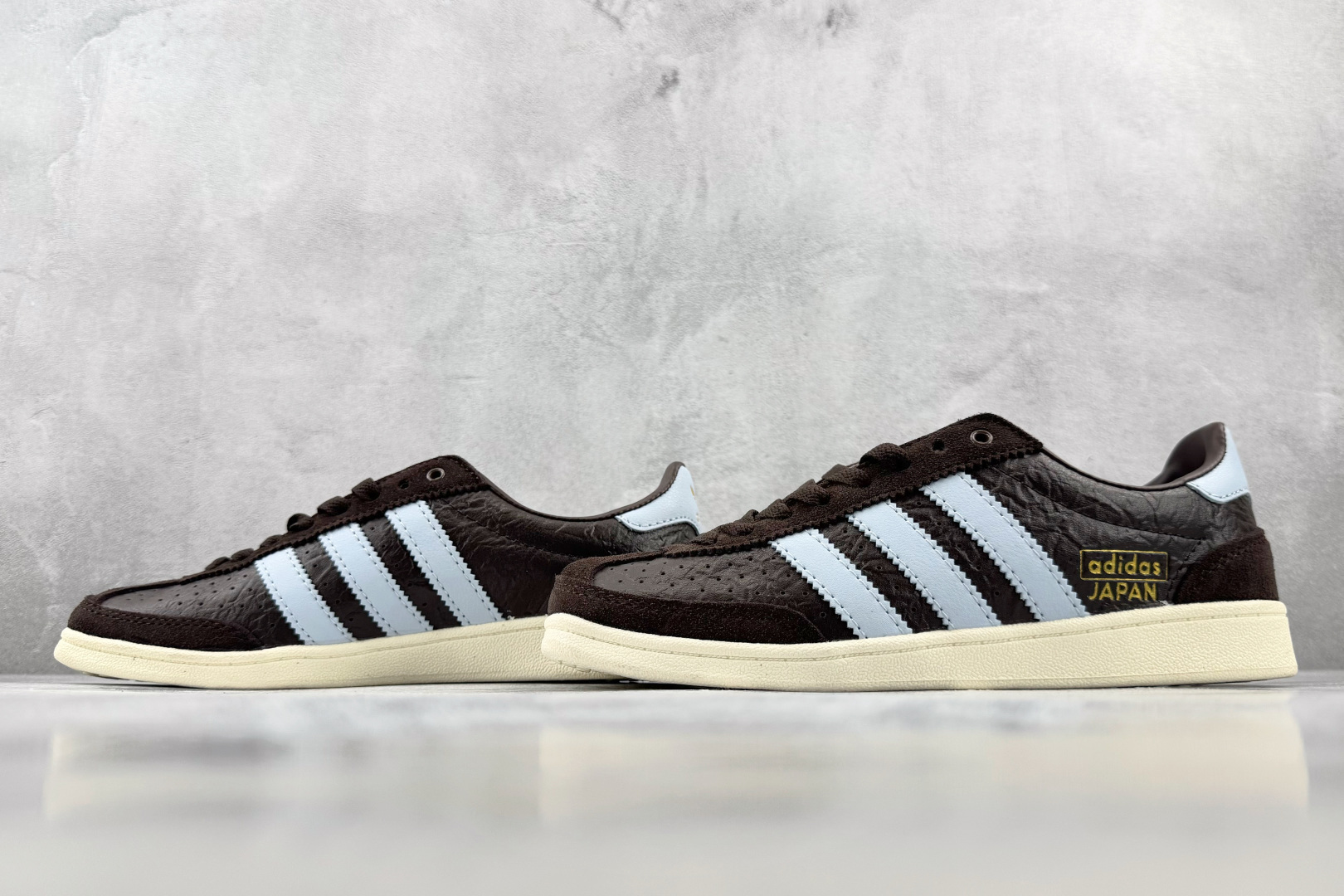 R版 出口订单 adidas originals JAPAN SQ 棕蓝 货号:KI2703 尺码:35.5 36 36 R版 出口订单 adidas originals JAPAN SQ 棕蓝 货号:KI2703 尺码:35.5 36 36