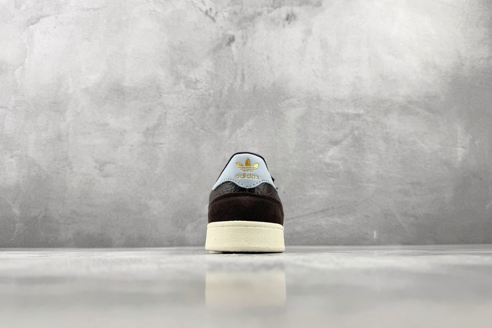 R版 出口订单 adidas originals JAPAN SQ 棕蓝 货号:KI2703 尺码:35.5 36 36 R版 出口订单 adidas originals JAPAN SQ 棕蓝 货号:KI2703 尺码:35.5 36 36