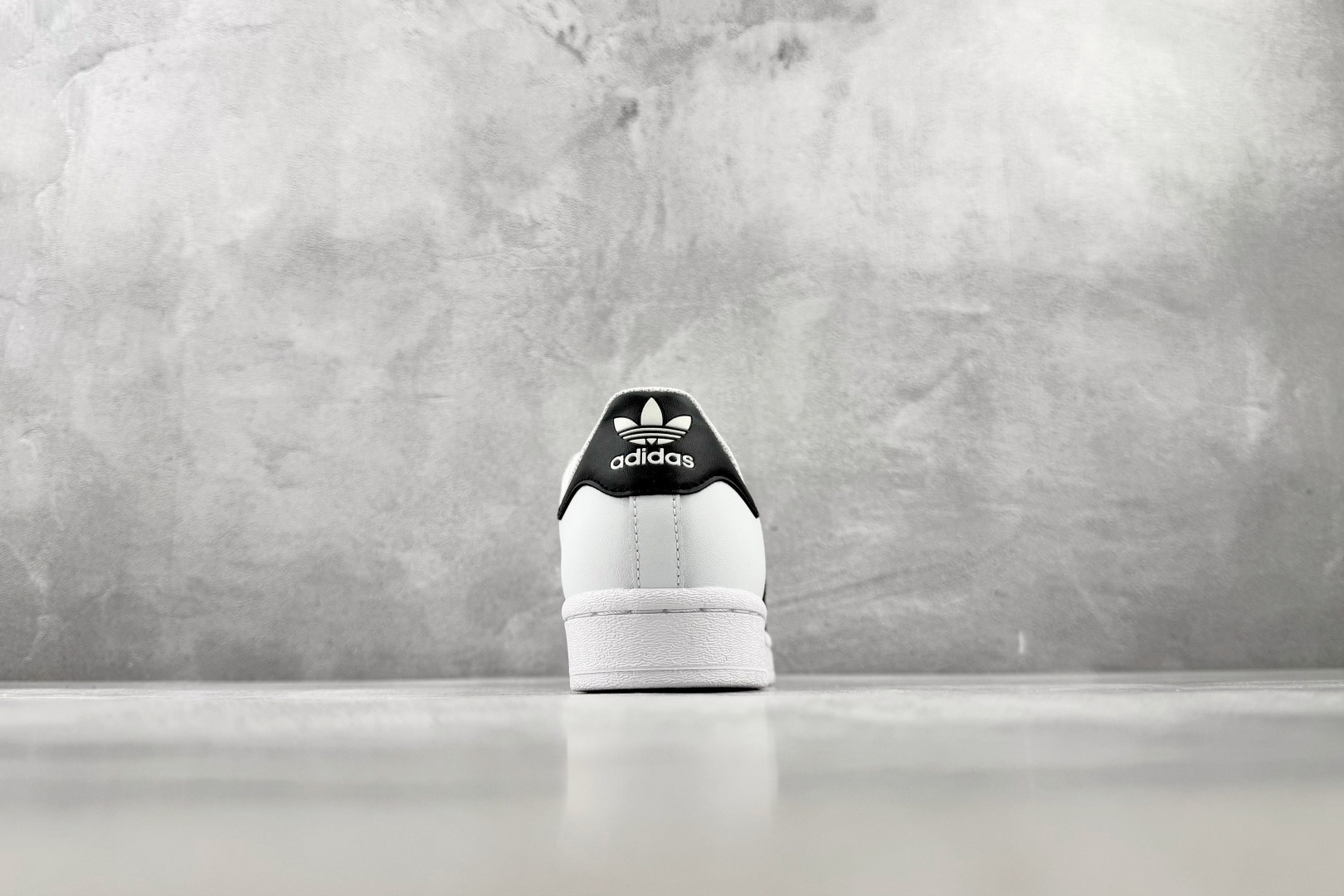 完美还原 正确版本 adidas originals SUPERSTAR 白黑 货号:EG4958 尺码:35.5 36 完美还原 正确版本 adidas originals SUPERSTAR 白黑 货号:EG4958 尺码:35.5 36