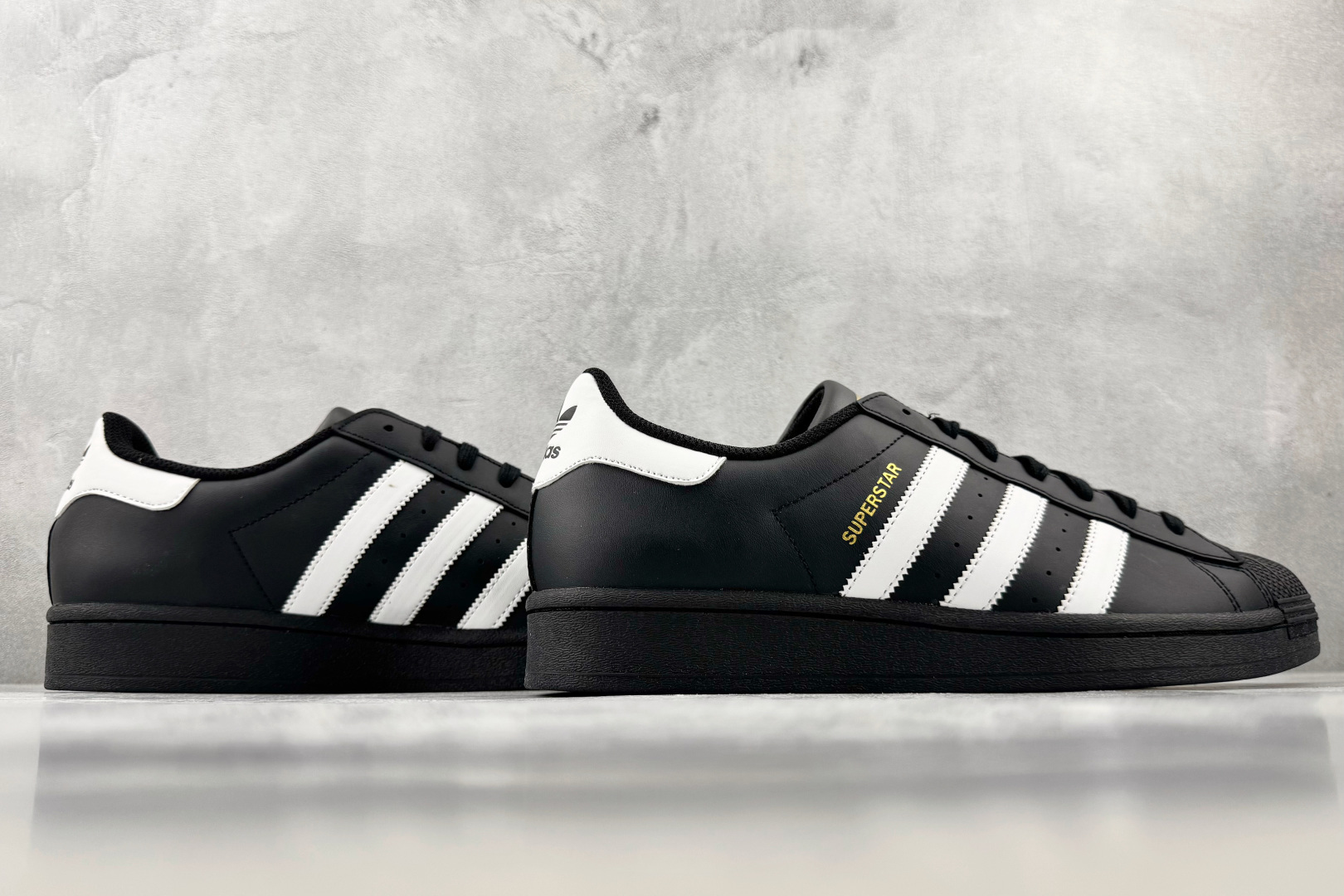 完美还原 正确版本 adidas originals SUPERSTAR 黑白 货号:EG4959 尺码:35.5 36 完美还原 正确版本 adidas originals SUPERSTAR 黑白 货号:EG4959 尺码:35.5 36