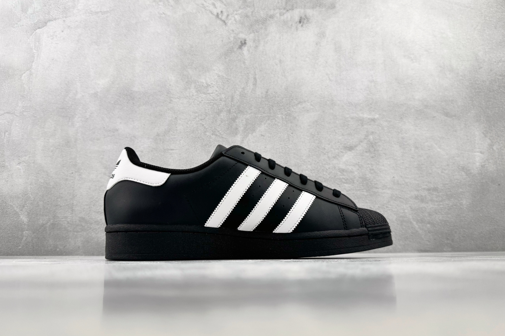 完美还原 正确版本 adidas originals SUPERSTAR 黑白 货号:EG4959 尺码:35.5 36 完美还原 正确版本 adidas originals SUPERSTAR 黑白 货号:EG4959 尺码:35.5 36