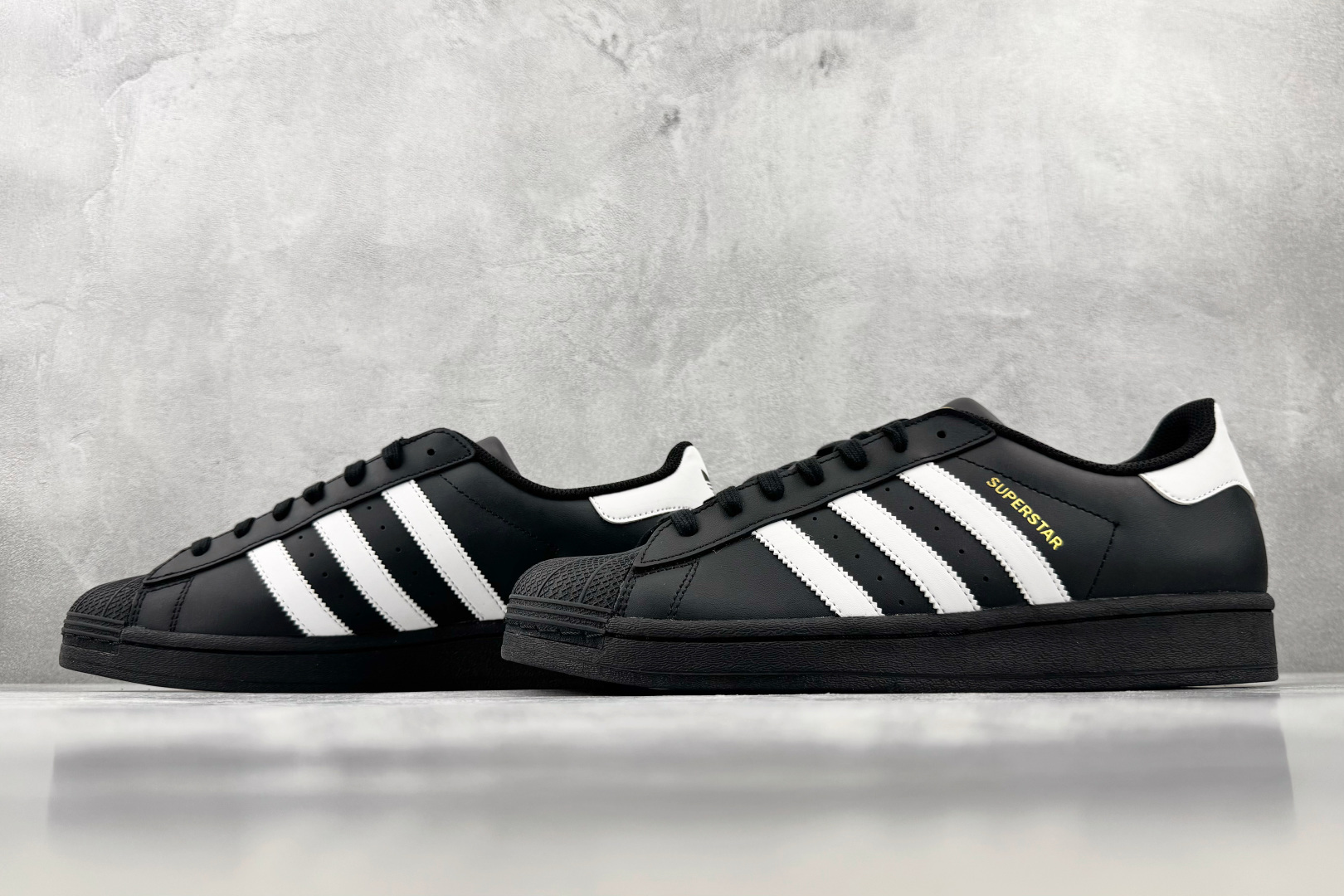 完美还原 正确版本 adidas originals SUPERSTAR 黑白 货号:EG4959 尺码:35.5 36 完美还原 正确版本 adidas originals SUPERSTAR 黑白 货号:EG4959 尺码:35.5 36