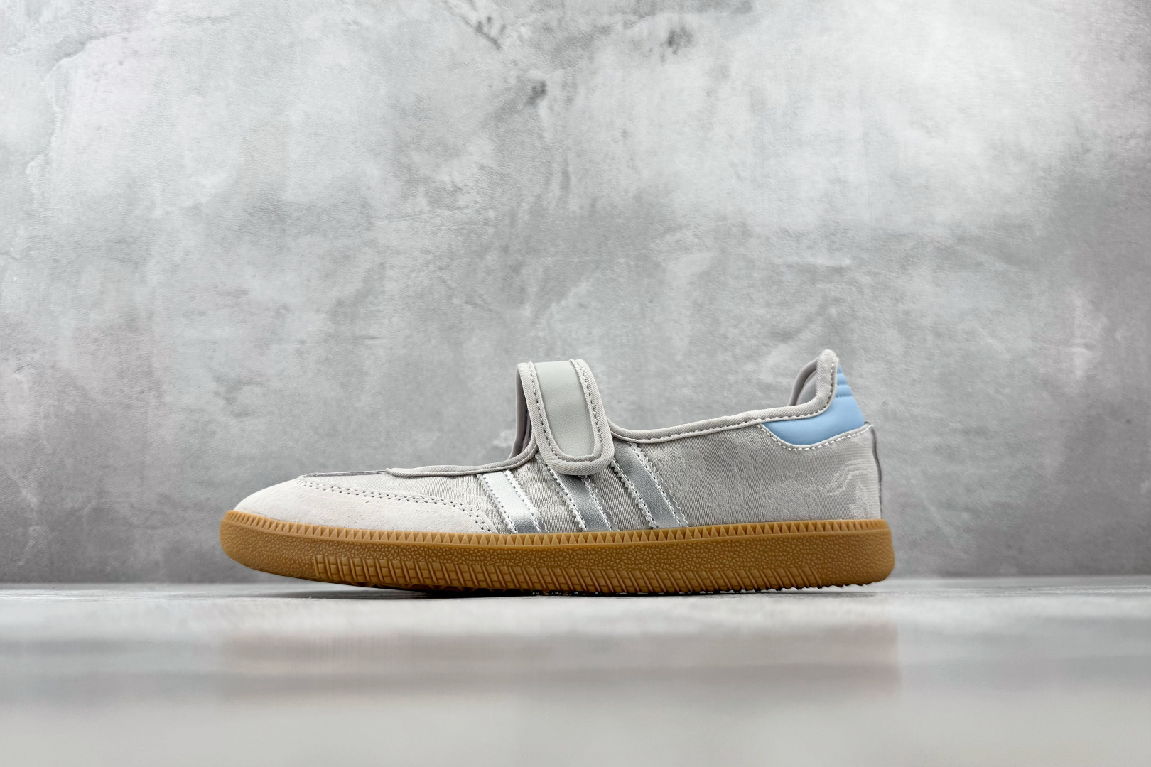 HX adidas originals Samba Jane 灰蓝 货号：IH6978 尺码：35.5 36 36.5 