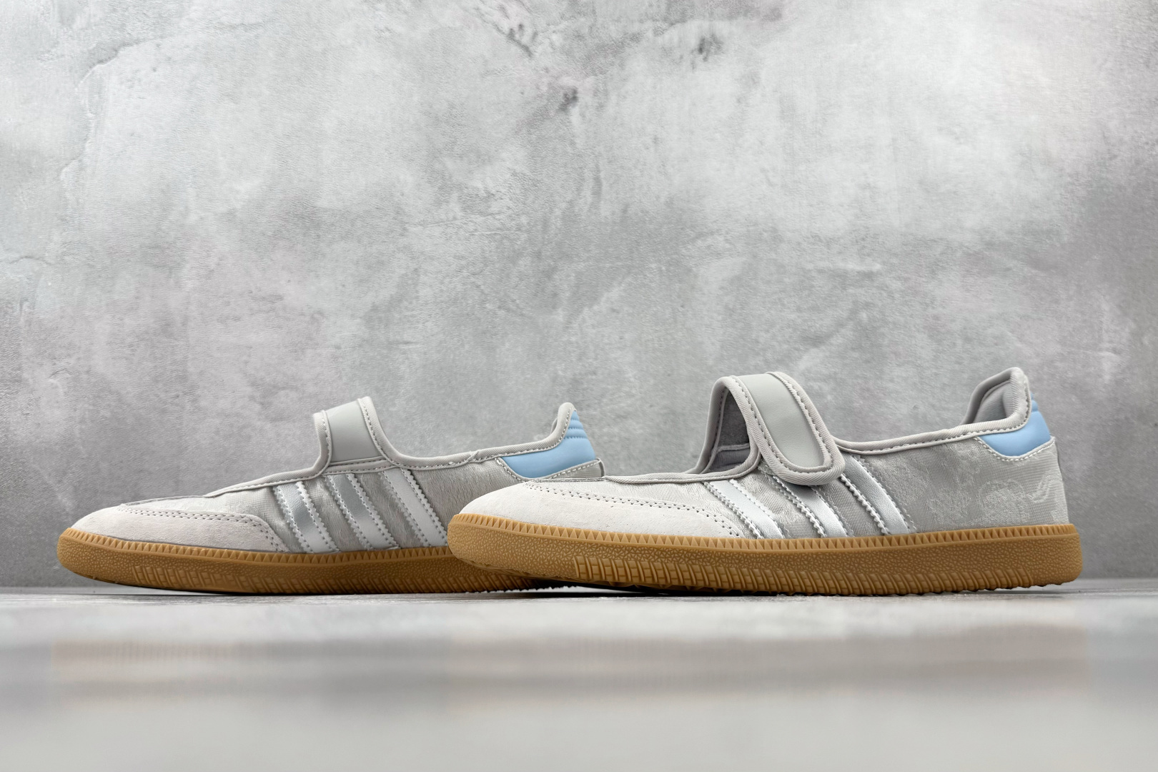 HX adidas originals Samba Jane 灰蓝 货号：IH6978 尺码：35.5 36 36.5 