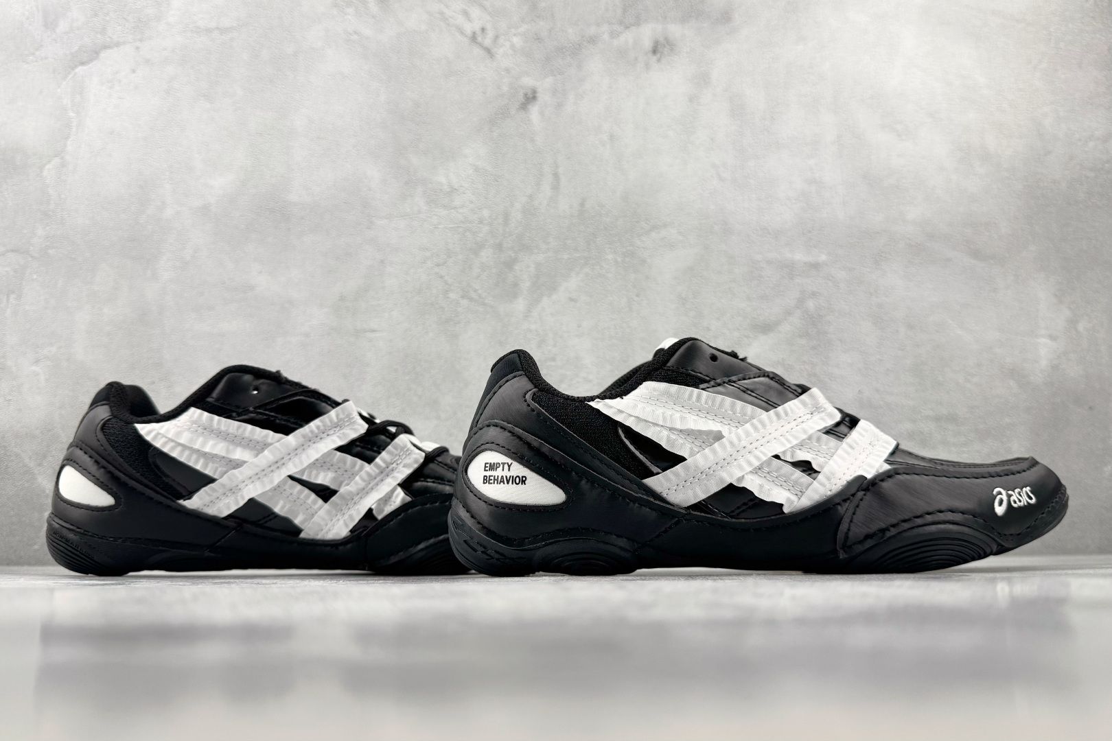 F 版 ASICS Hypersync 黑白花边 货号:1203A879 尺码:36 36.5 37 38.5 39 4 F 版 ASICS Hypersync 黑白花边 货号:1203A879 尺码:36 36.5 37 38.5 39 4