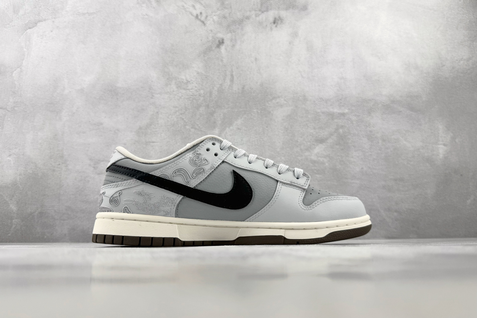 YC Nike Dunk 墨池韵 灰黑 货号：IQ1118 220 尺码：40 40.5 41 42 42.5 43 4