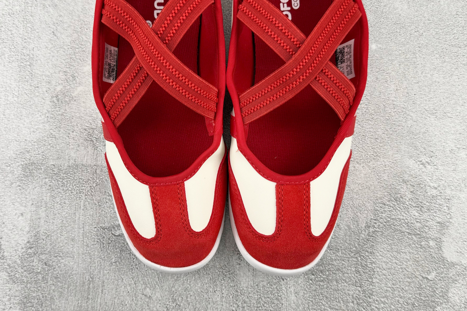 R 版出口订单 adidas BARREDA 白红 货号:KI5577 尺码:35.5 36 36.5 37.5 38 R 版出口订单 adidas BARREDA 白红 货号:KI5577 尺码:35.5 36 36.5 37.5 38