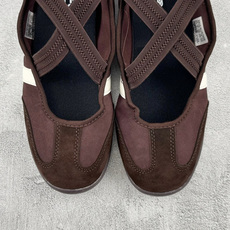 R 版出口订单 adidas BARREDA 暗影棕 货号:KJ2255 尺码:35.5 36 36.5 37.5 38 R 版出口订单 adidas BARREDA 暗影棕 货号:KJ2255 尺码:35.5 36 36.5 37.5 38