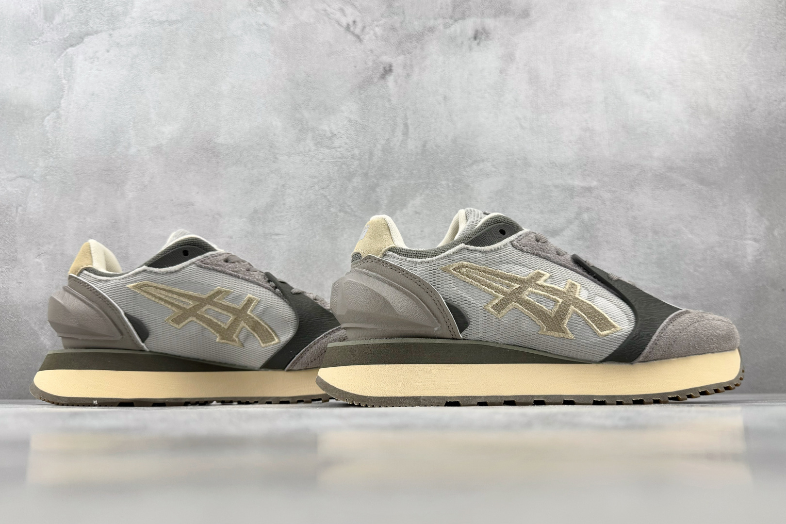 SC 渠道特供 Onitsuka Tiger鬼塚虎 MoageMoage Co 绿色 货号：1183B555-020 尺