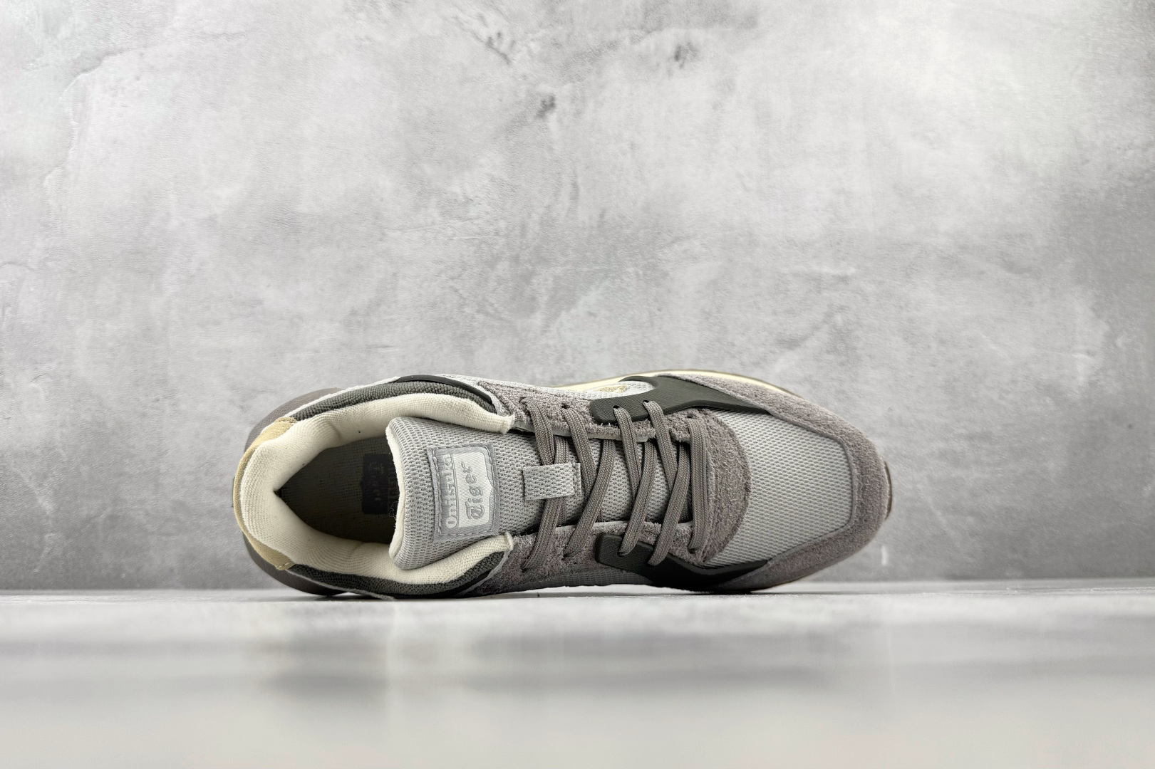 SC 渠道特供 Onitsuka Tiger鬼塚虎 MoageMoage Co 绿色 货号：1183B555-020 尺