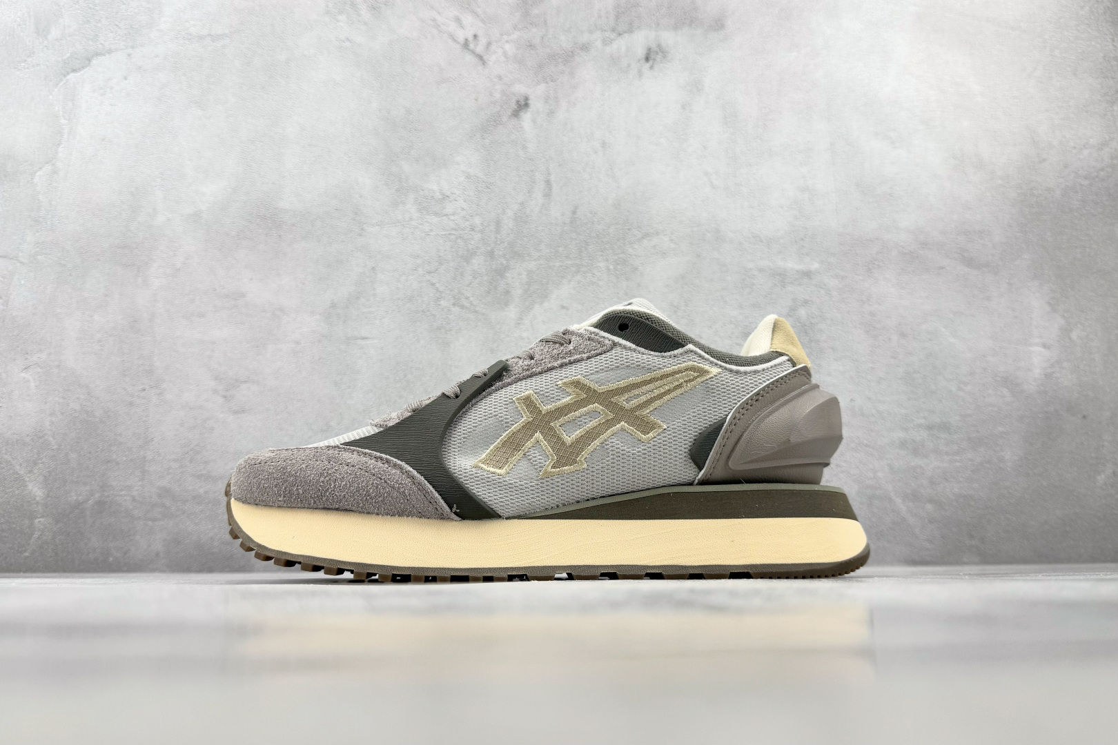 SC 渠道特供 Onitsuka Tiger鬼塚虎 MoageMoage Co 绿色 货号：1183B555-020 尺