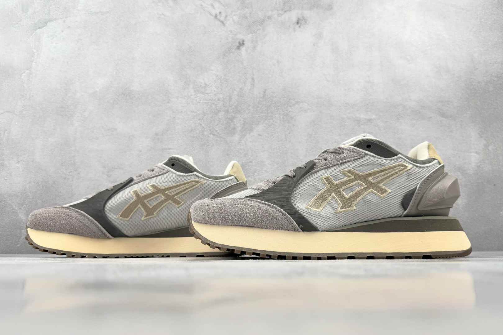 SC 渠道特供 Onitsuka Tiger鬼塚虎 MoageMoage Co 绿色 货号：1183B555-020 尺