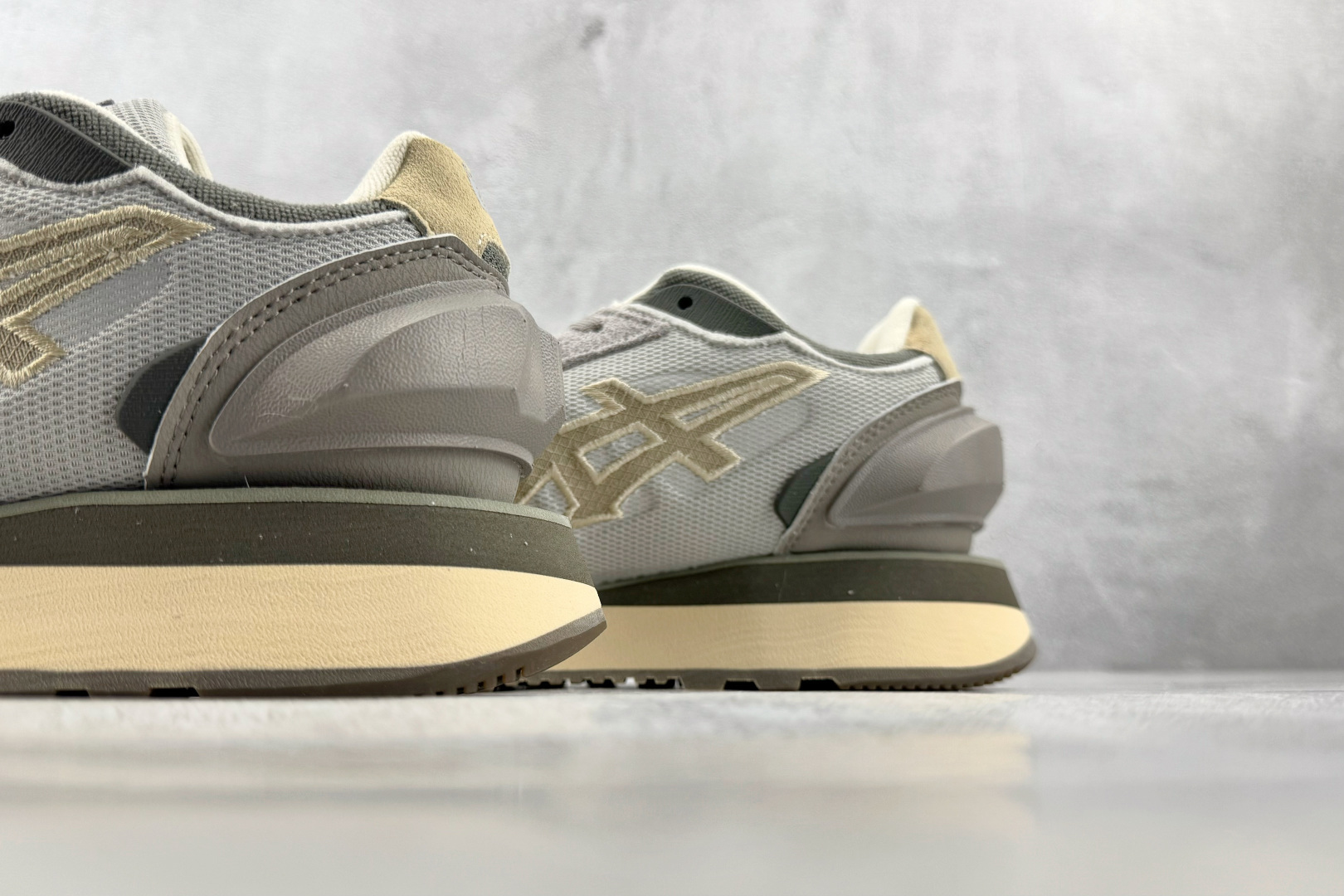 SC 渠道特供 Onitsuka Tiger鬼塚虎 MoageMoage Co 绿色 货号：1183B555-020 尺