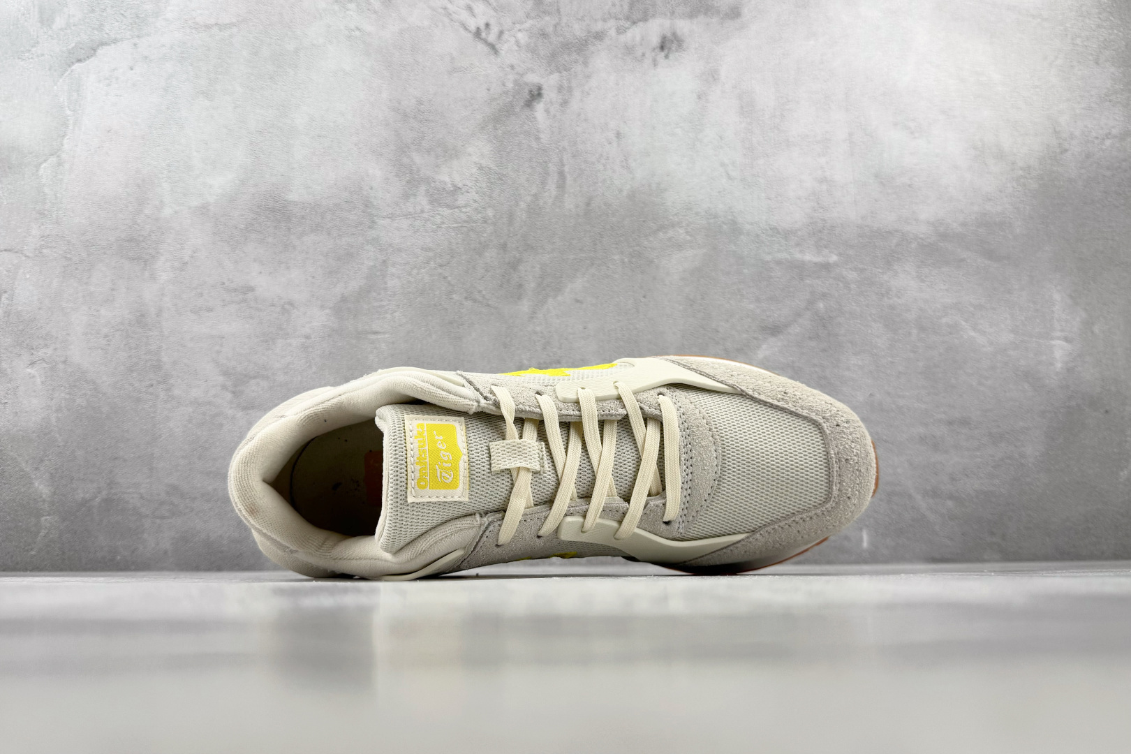 SC 渠道特供 Onitsuka Tiger鬼塚虎 MoageMoage Co 米黄色 货号:1183B555-25 SC 渠道特供 Onitsuka Tiger鬼塚虎 MoageMoage Co 米黄色 货号:1183B555-25