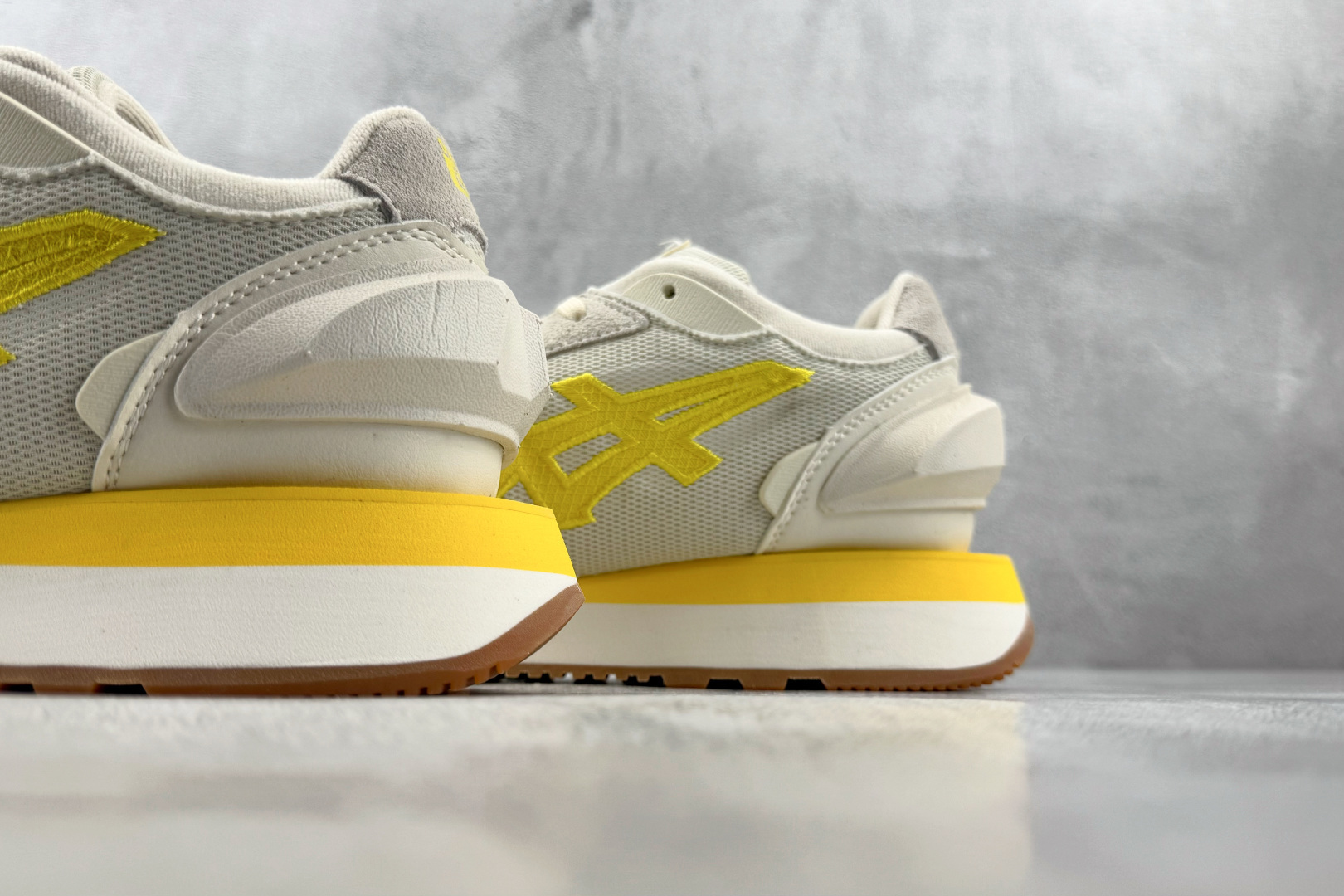 SC 渠道特供 Onitsuka Tiger鬼塚虎 MoageMoage Co 米黄色 货号:1183B555-25 SC 渠道特供 Onitsuka Tiger鬼塚虎 MoageMoage Co 米黄色 货号:1183B555-25