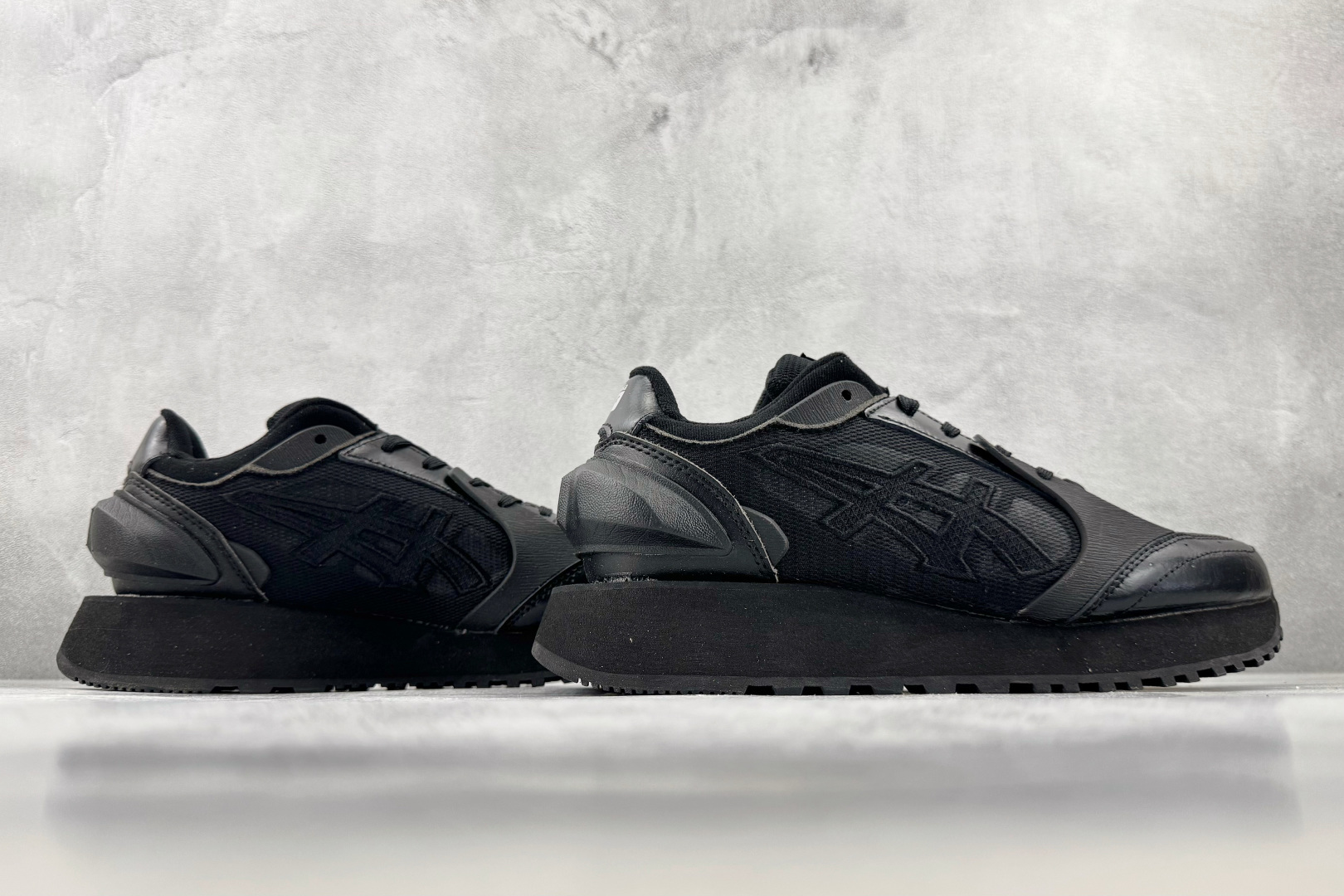 SC 渠道特供 Onitsuka Tiger鬼塚虎 MoageMoage Co 黑色 货号：1183C438-001 尺
