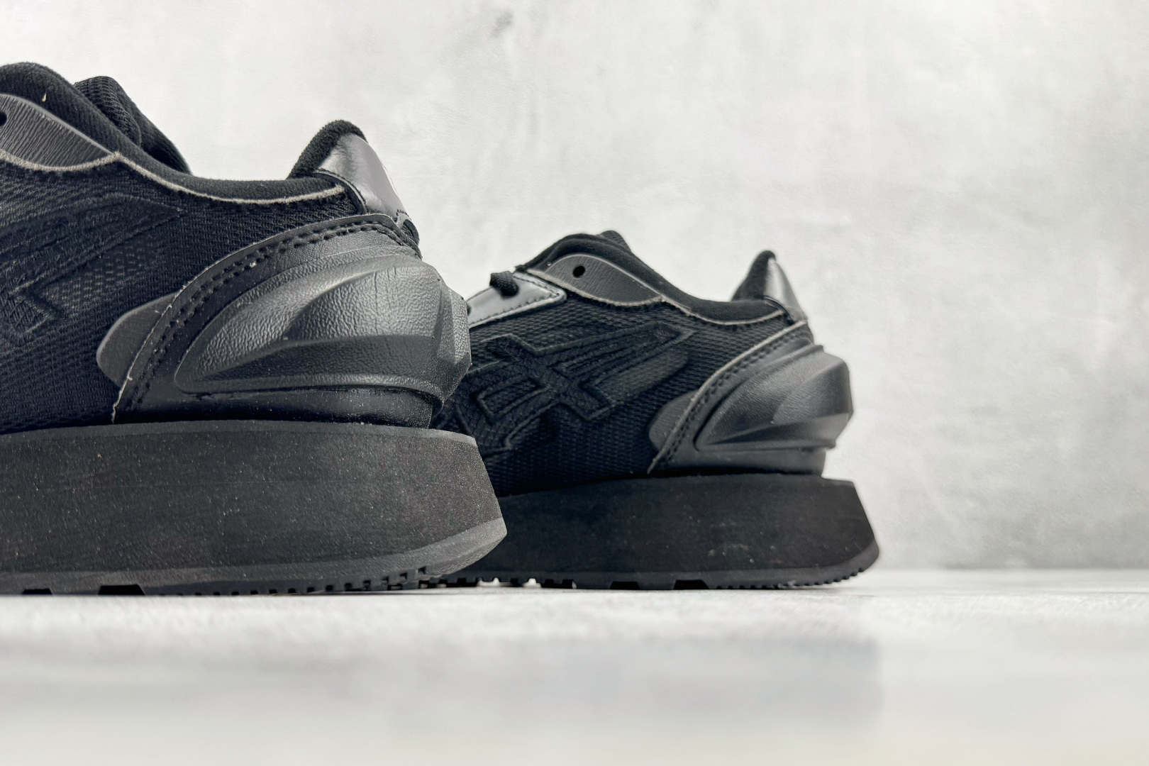 SC 渠道特供 Onitsuka Tiger鬼塚虎 MoageMoage Co 黑色 货号：1183C438-001 尺