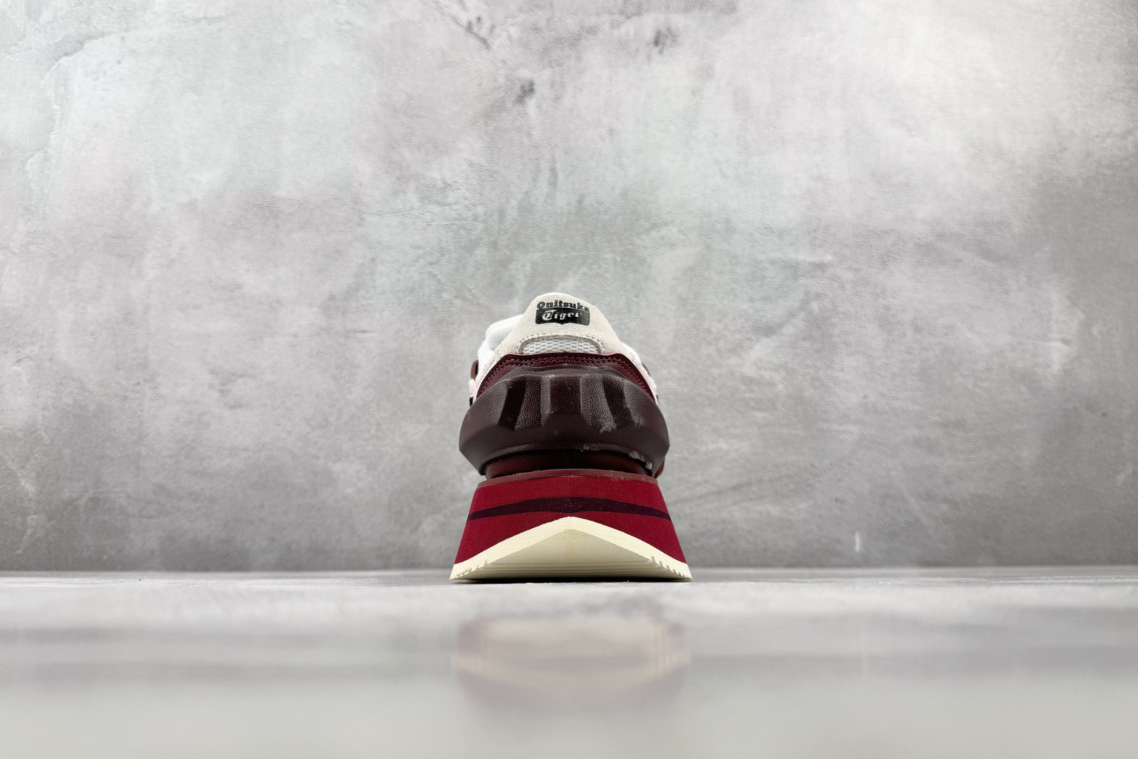 SC 渠道特供 Onitsuka Tiger鬼塚虎 MoageMoage Co 火星红 货号：1183B555-100 