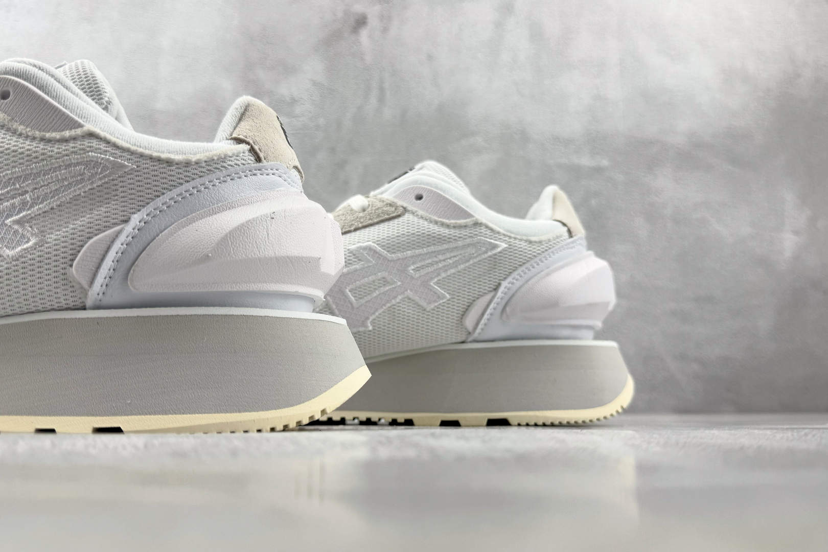 SC 渠道特供 Onitsuka Tiger鬼塚虎 MoageMoage Co 白色 货号:1183B555-102 尺 SC 渠道特供 Onitsuka Tiger鬼塚虎 MoageMoage Co 白色 货号:1183B555-102 尺