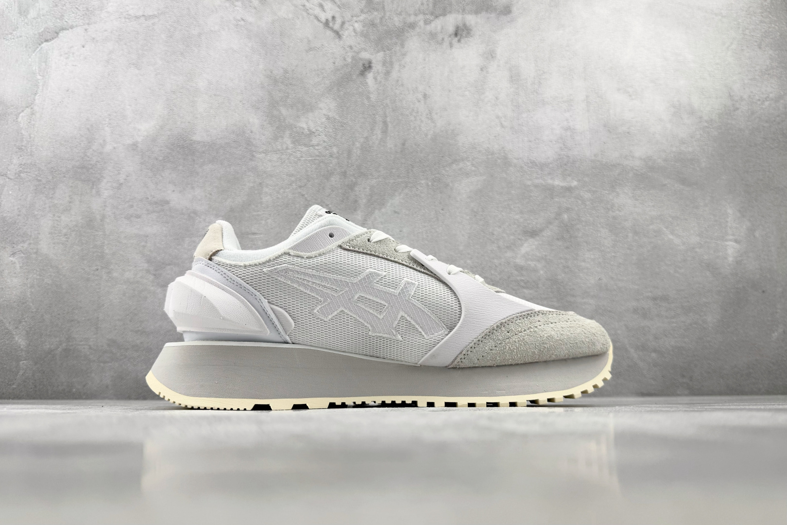 SC 渠道特供 Onitsuka Tiger鬼塚虎 MoageMoage Co 白色 货号:1183B555-102 尺 SC 渠道特供 Onitsuka Tiger鬼塚虎 MoageMoage Co 白色 货号:1183B555-102 尺