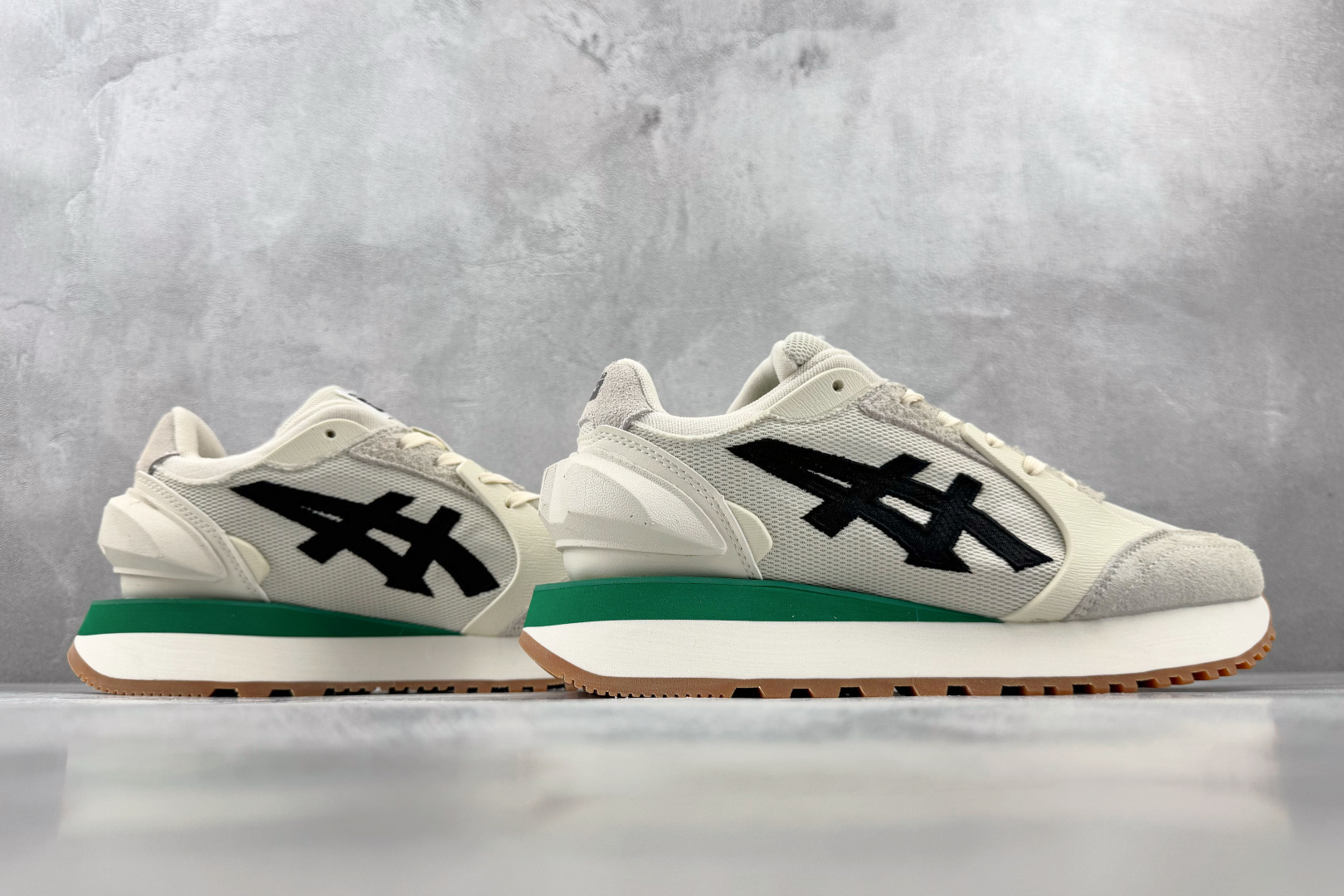 SC 渠道特供 Onitsuka Tiger鬼塚虎 MoageMoage Co 米色 货号：1183B555-103 尺