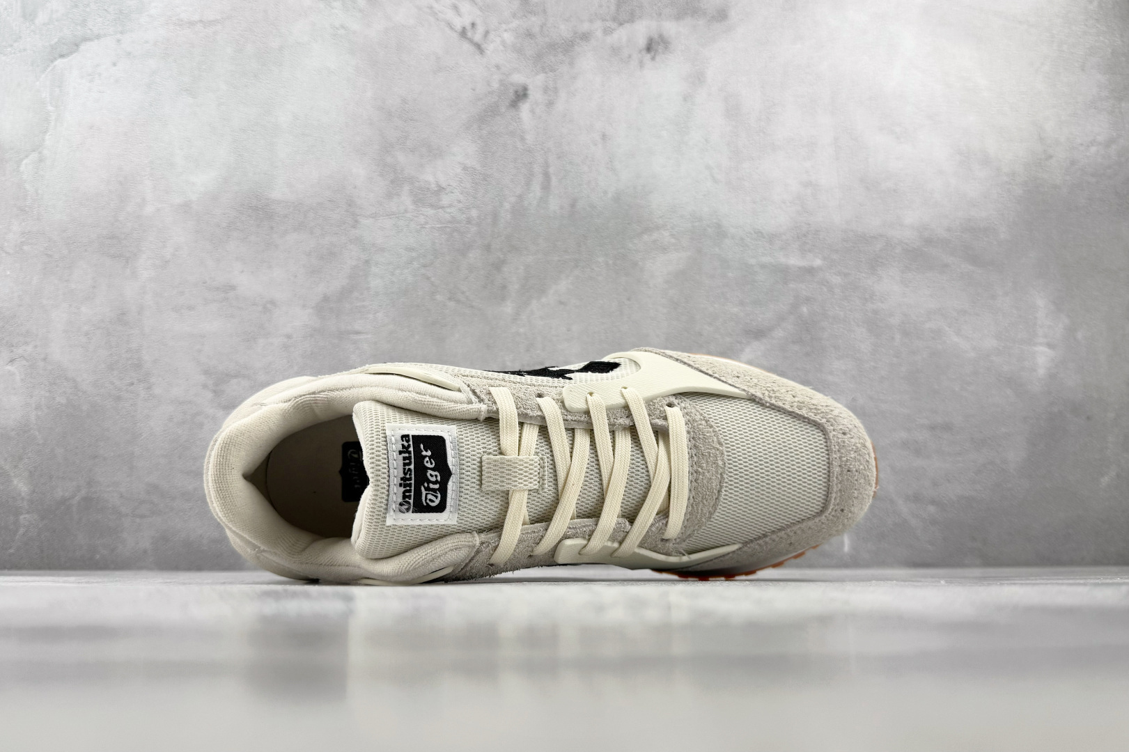 SC 渠道特供 Onitsuka Tiger鬼塚虎 MoageMoage Co 米色 货号：1183B555-103 尺