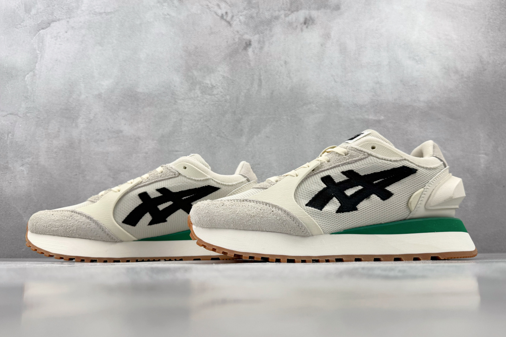 SC 渠道特供 Onitsuka Tiger鬼塚虎 MoageMoage Co 米色 货号：1183B555-103 尺